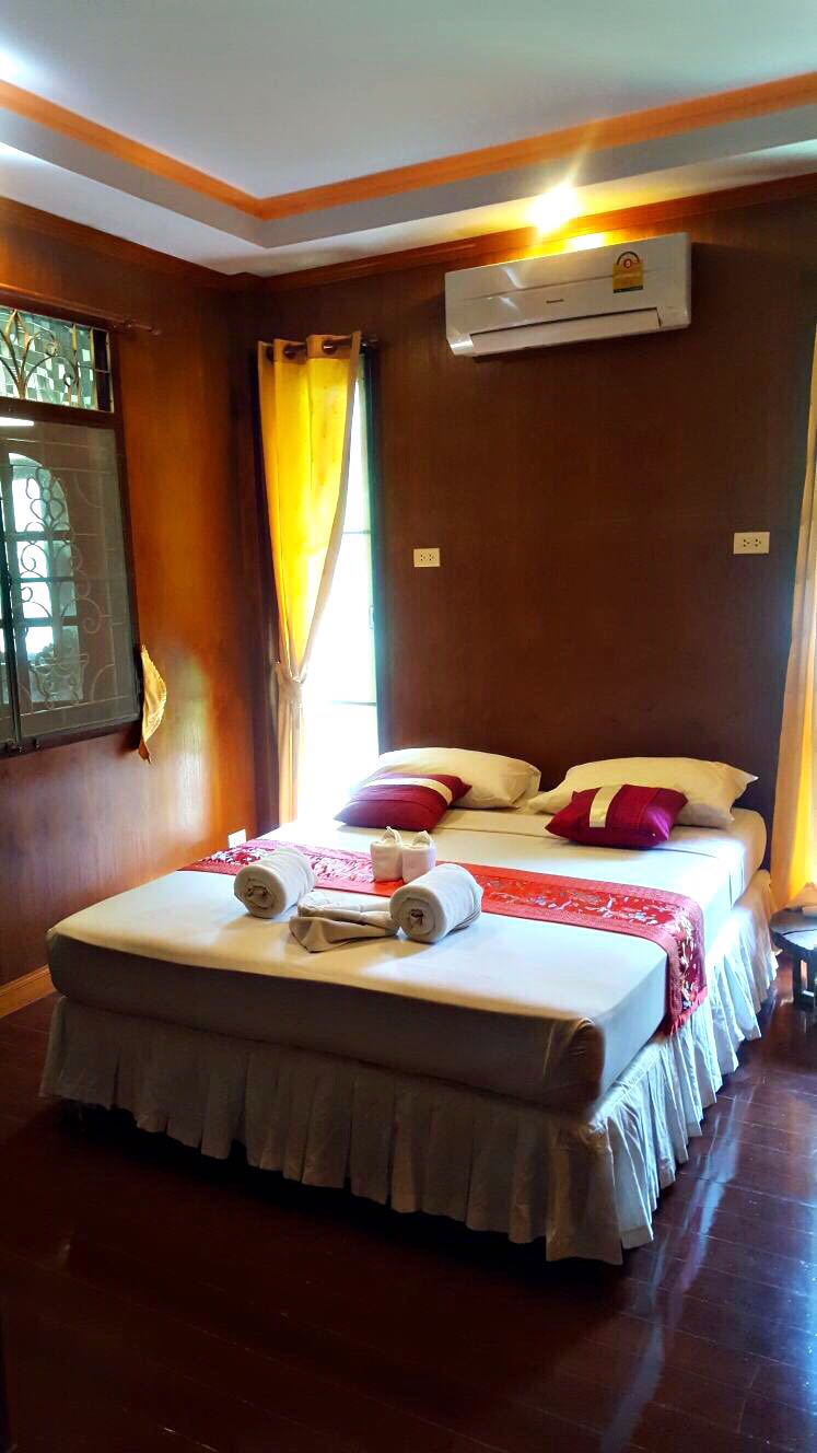 Garden Villa Double Suite 3/ Shared Bathroom A/C