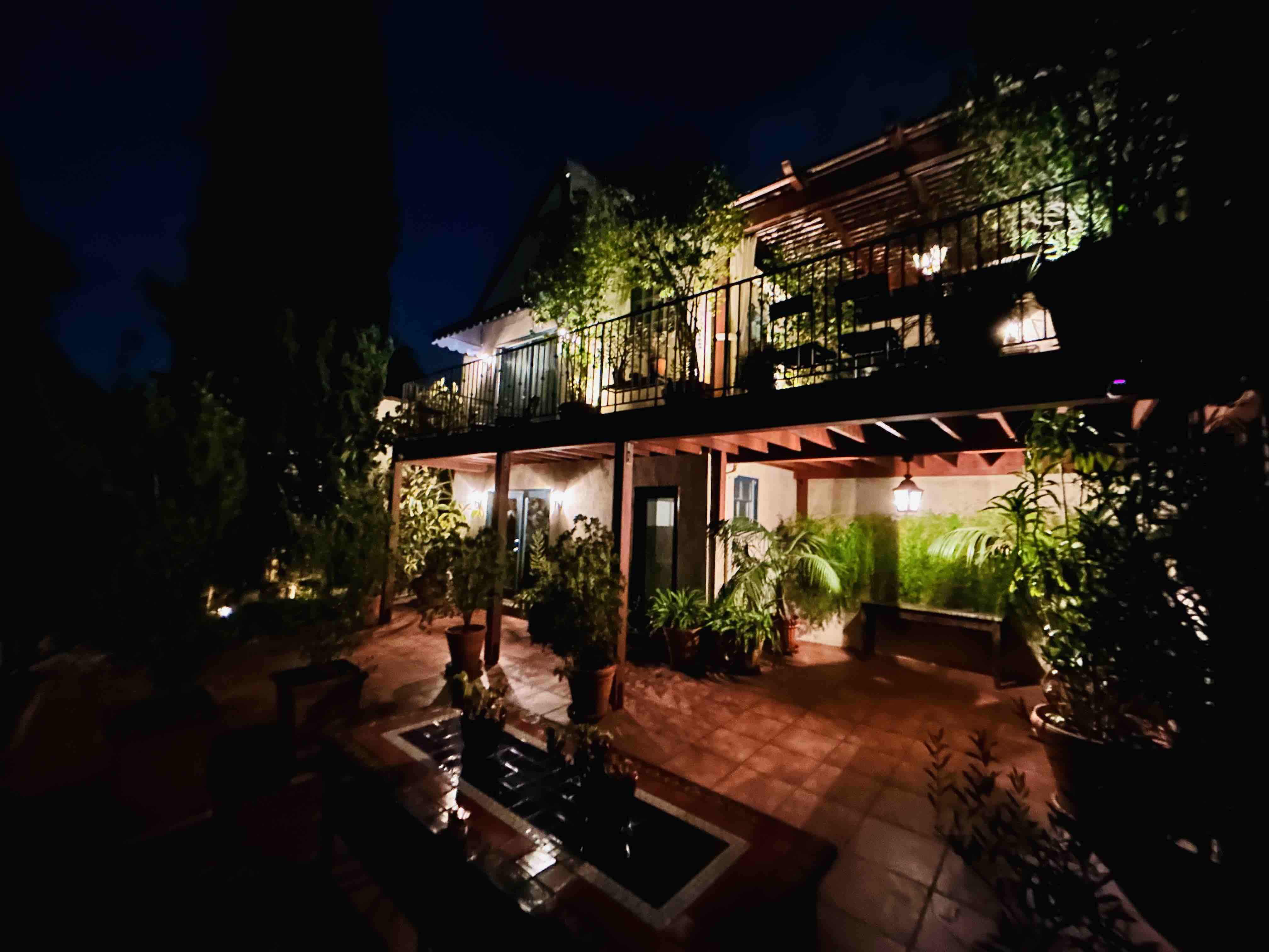 Hollywood Hills Apartment (30 Day Minimum)