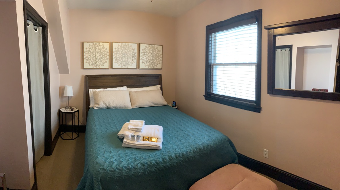 Outstanding guest room near Duchesne Academy 6 Apartments for Rent