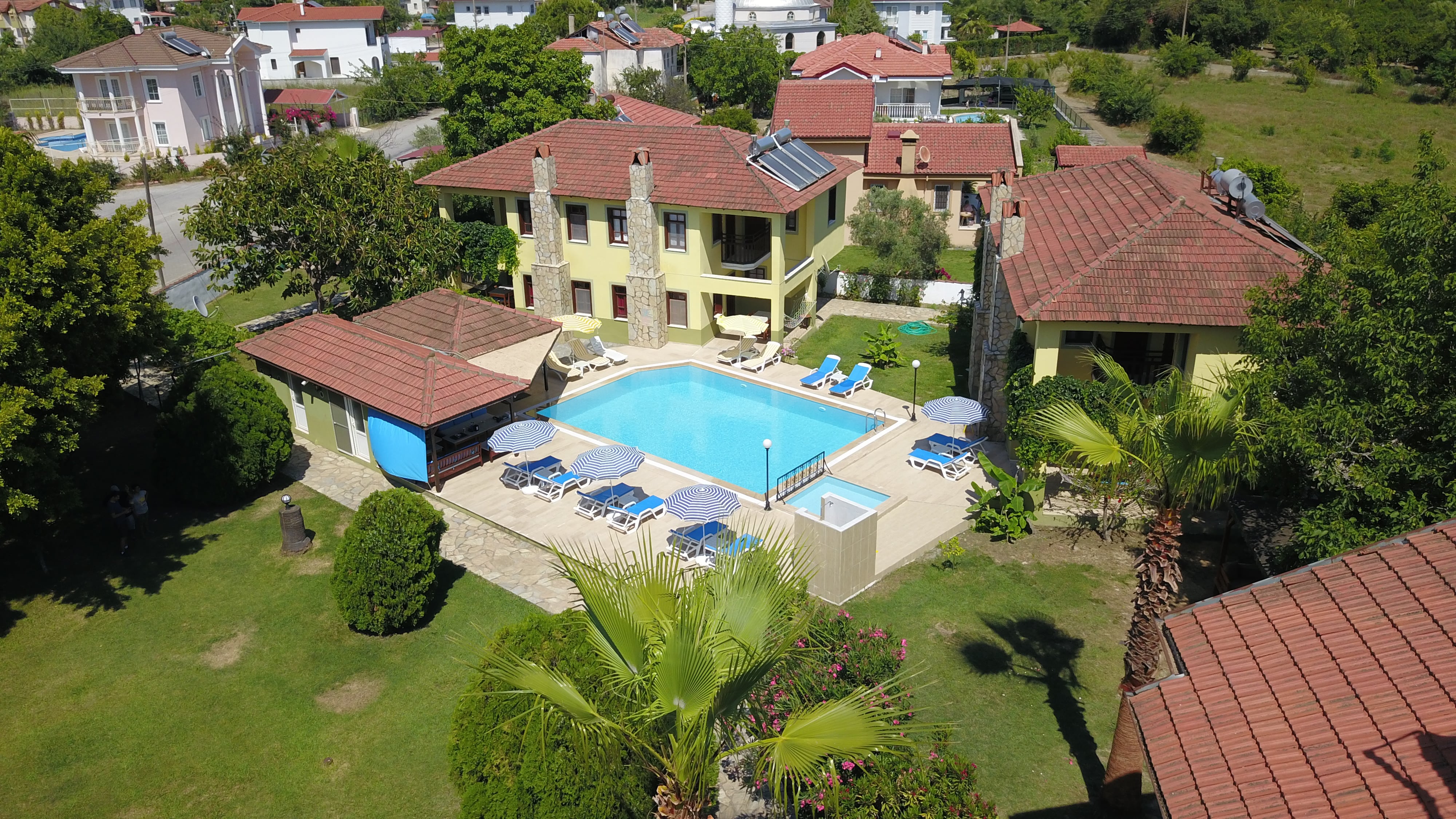DUPLEX VİLLA WITH SPACIOUS GARDEN WITH SWIMMING POOL