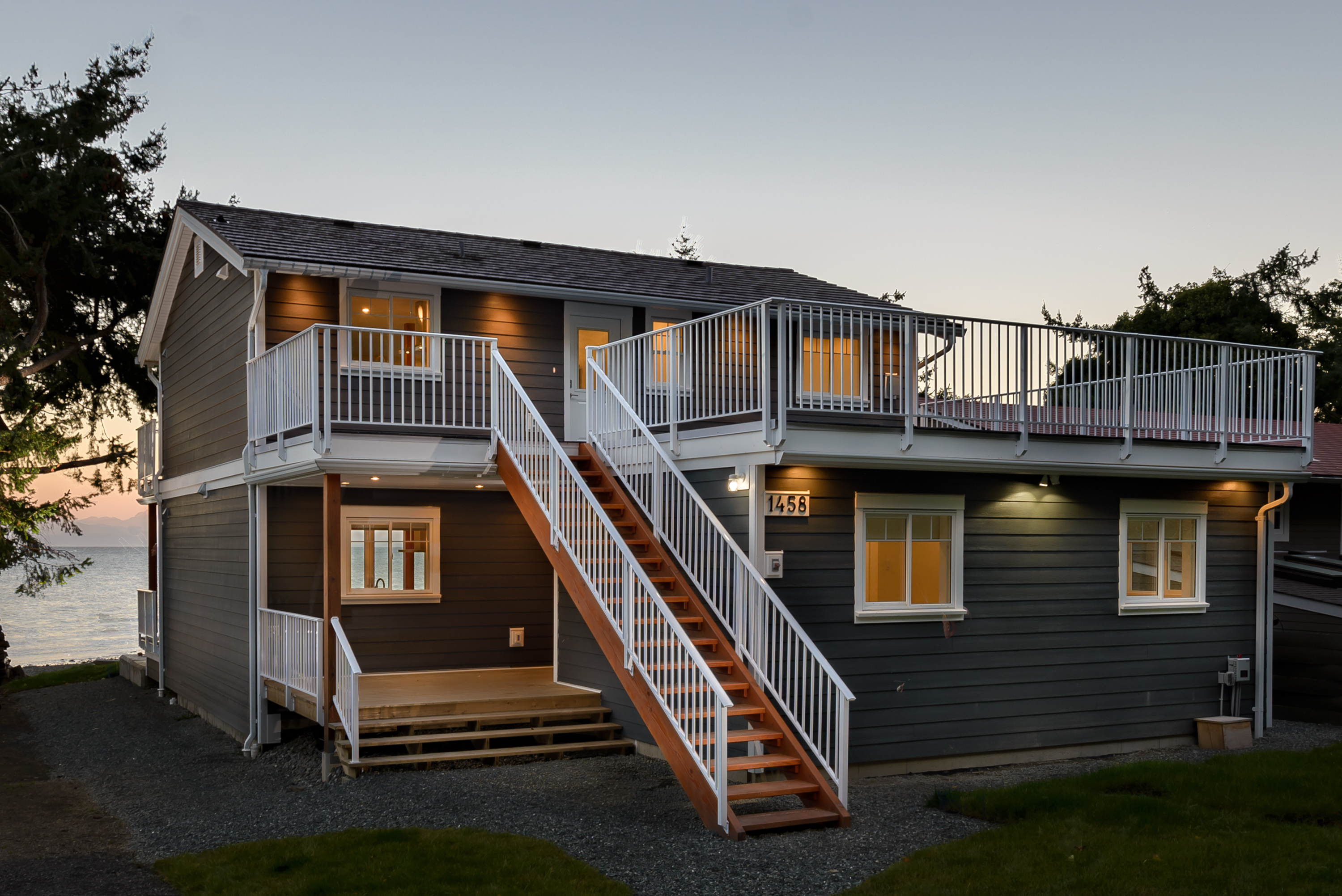 Spectacular Comox Oceanfront Houses for Rent in Comox, British