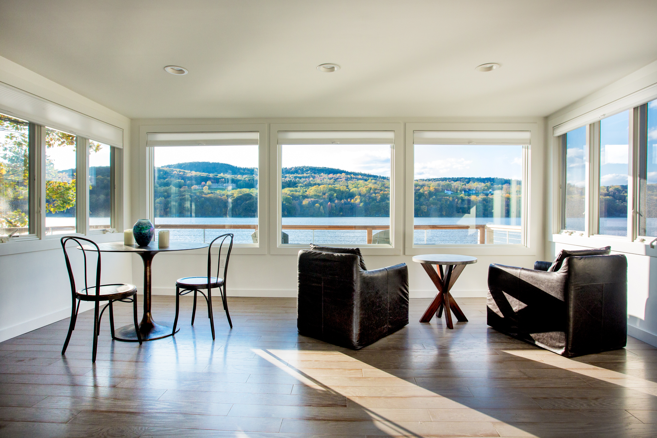 Modern cottage with Hudson River view