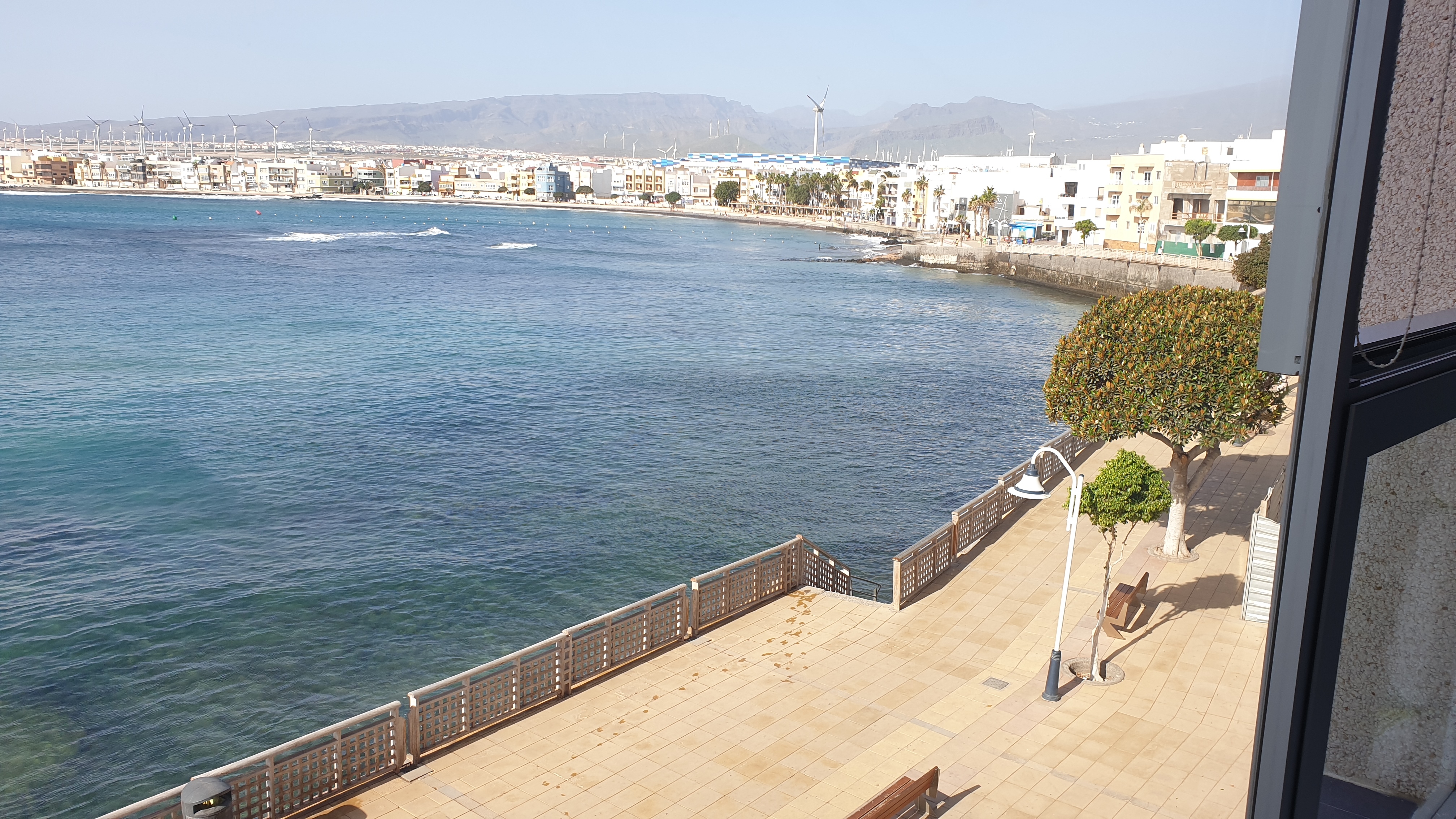 Sun and Beaches with views on the front line of Mar.