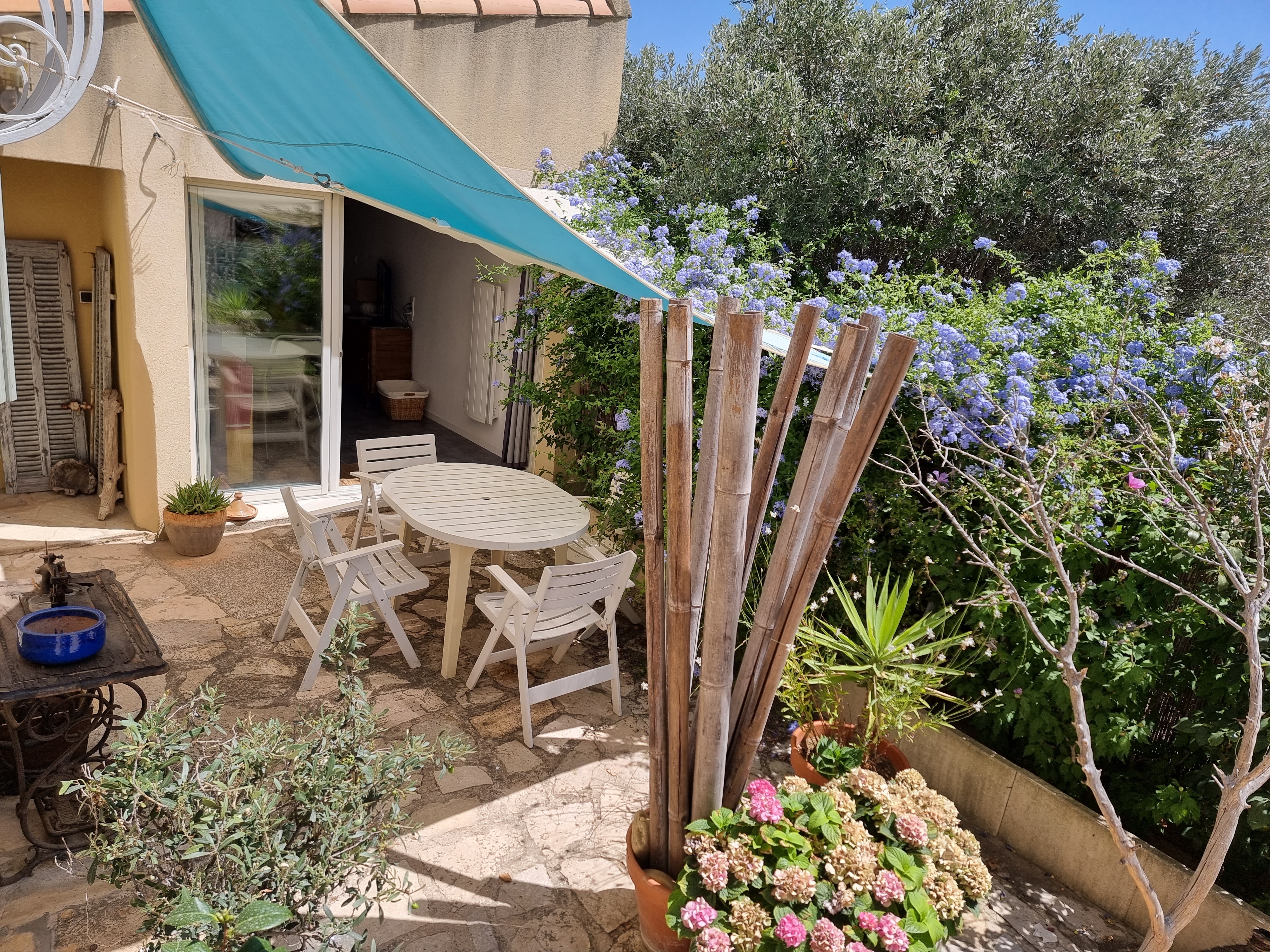 Air-conditioned cosi studio with sun terrace