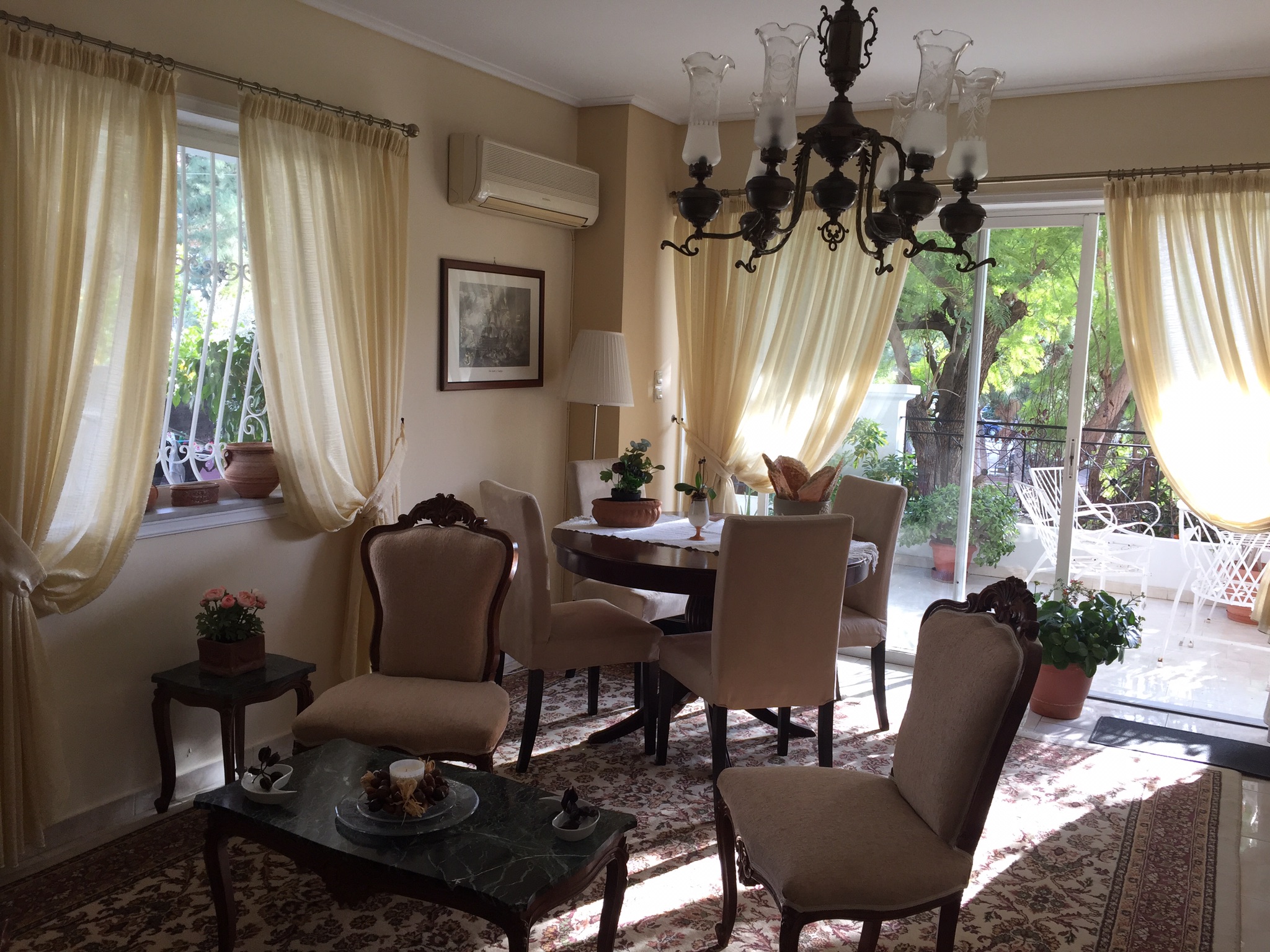 Cozy Green 15 min from City Centre and Port