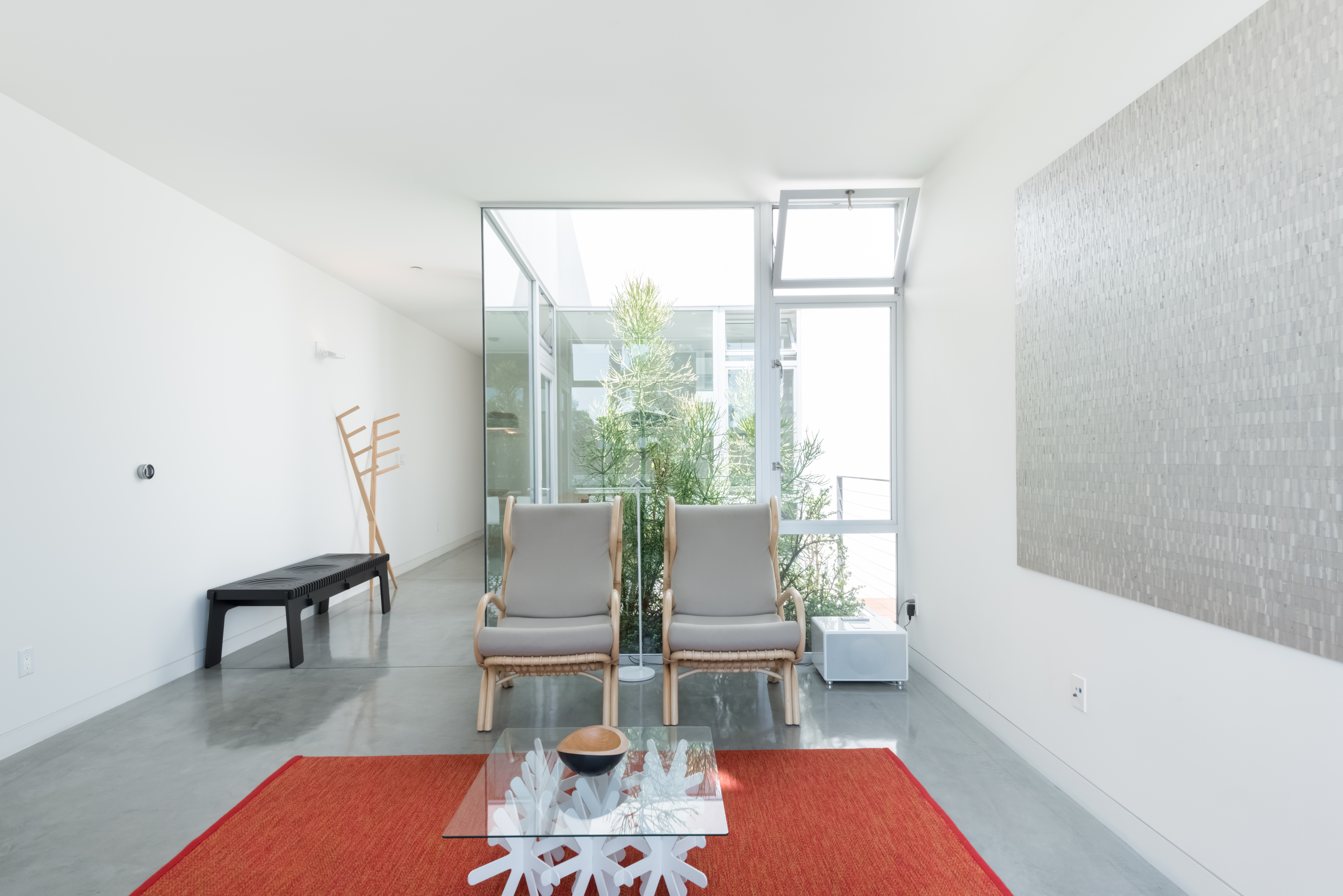 Find Peace at an Urban Oasis with Floor-to-Ceiling Glass in Venice, Los Angeles