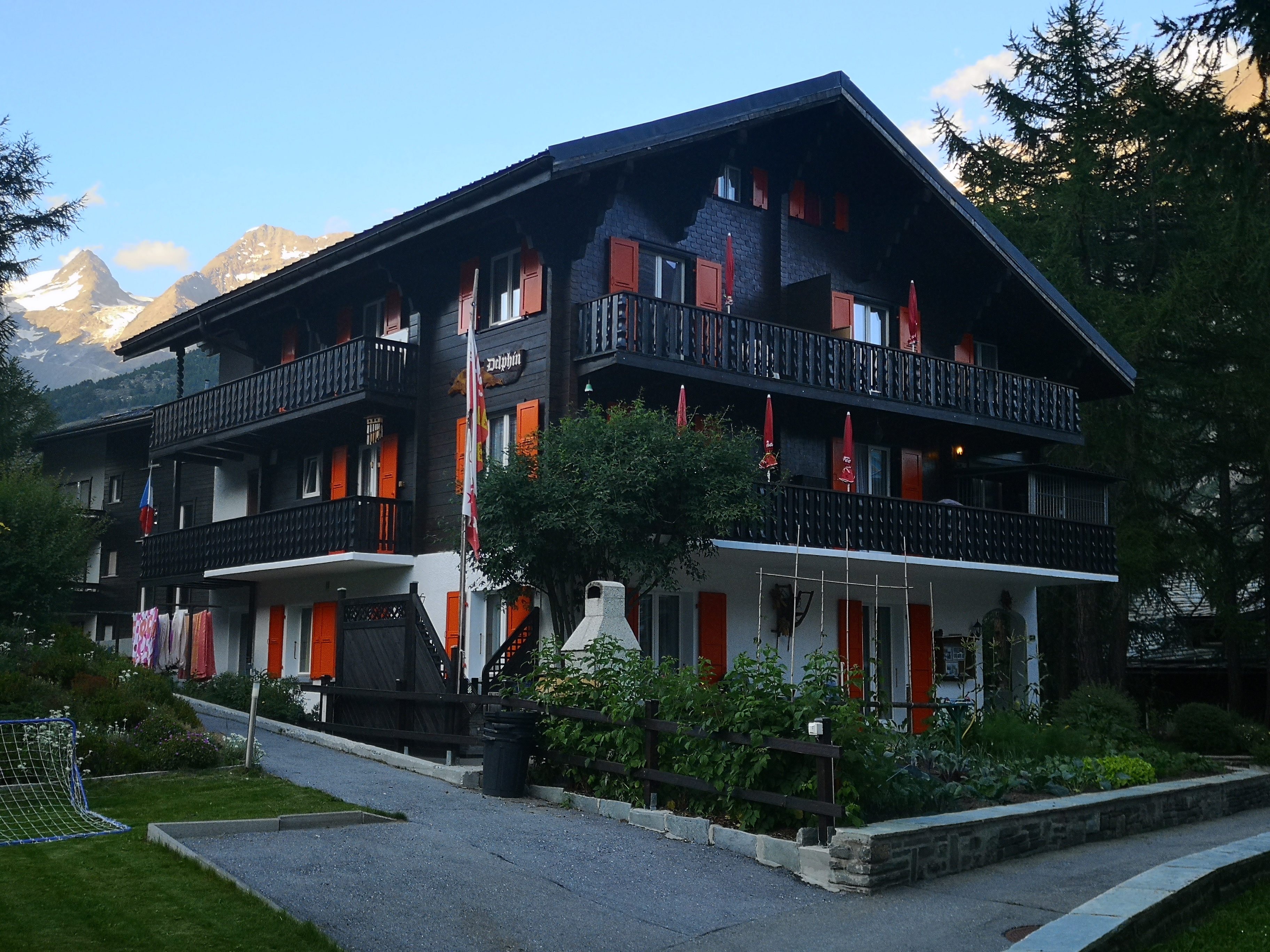 Chalet Delphin Saas-Fee: Sunny and quiet location
