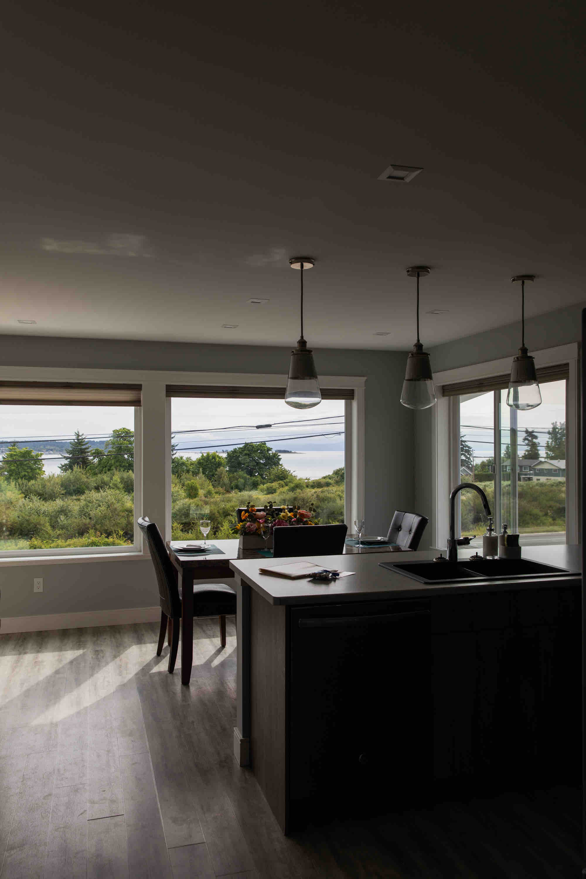 Ocean View Guest House: beach and trails
