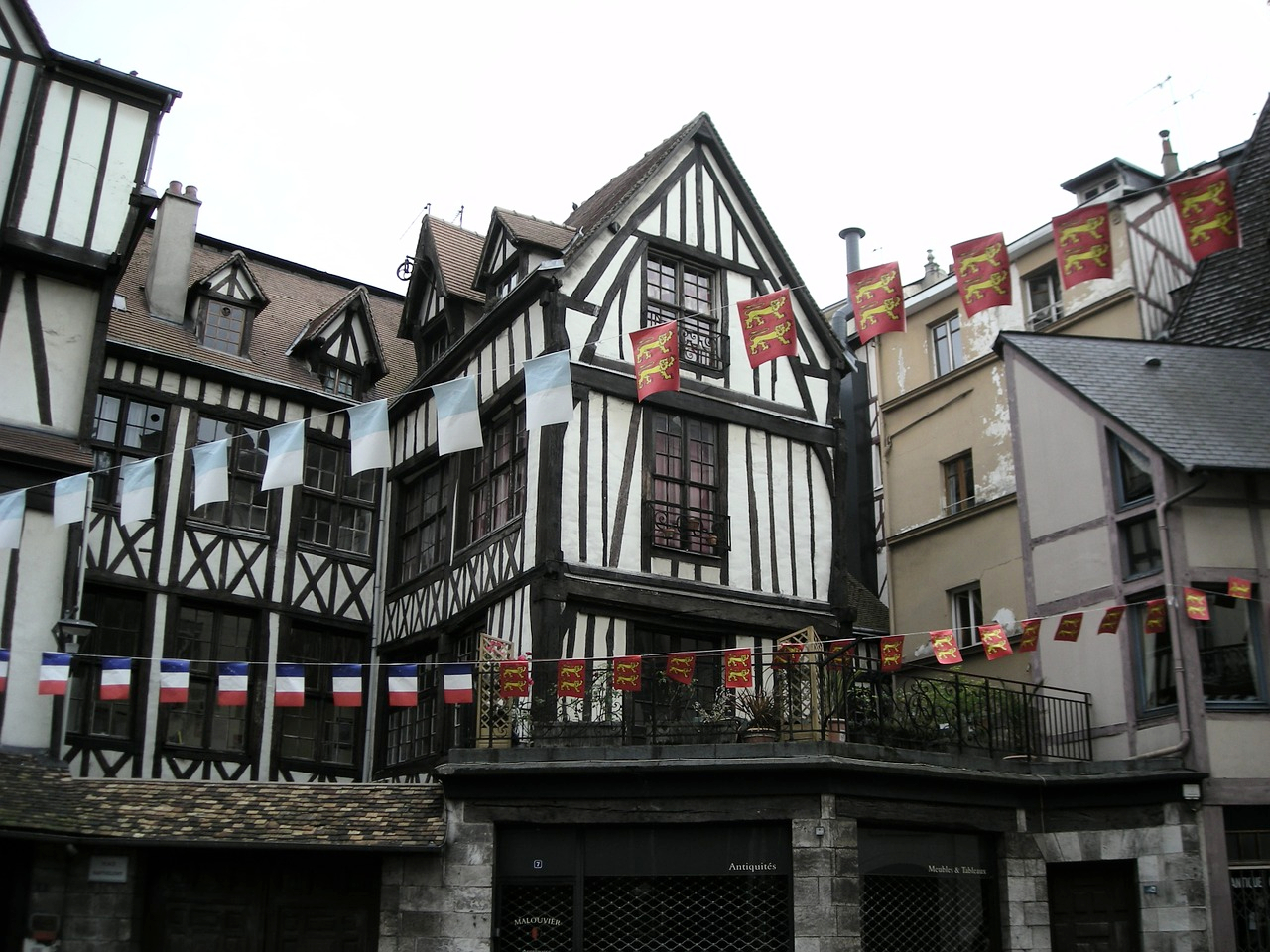 Discover the authentic and hidden Rouen Airbnb
