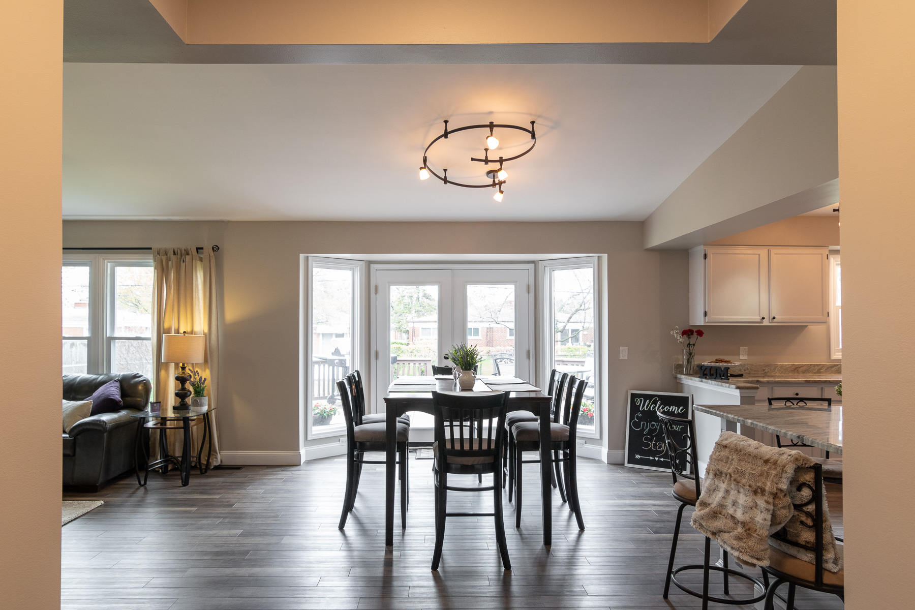 Open Concept Centrally Located in Metro Detroit