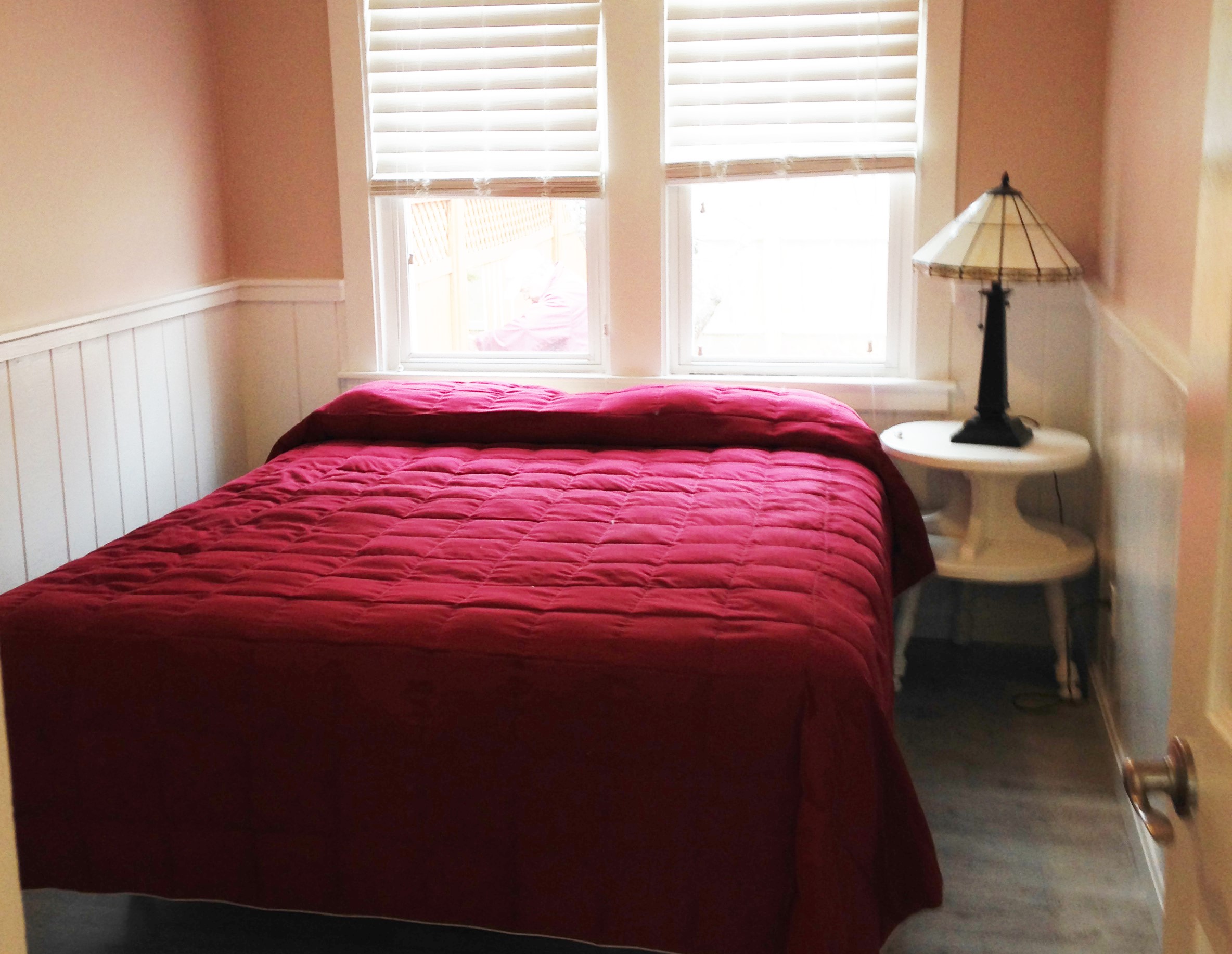 27 Seasonal Cottage is 200 feet from the Beach Townhouses for Rent