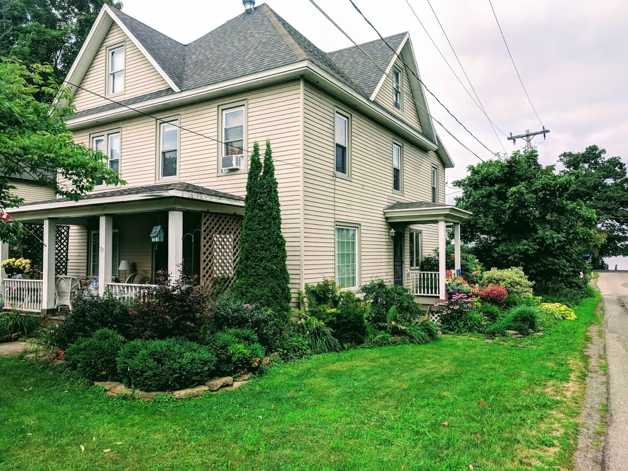 W.G. Summer House by the Lake Houses for Rent in Bemus Point, New