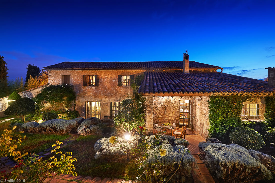 Authentic Provencal Dbl Rm 