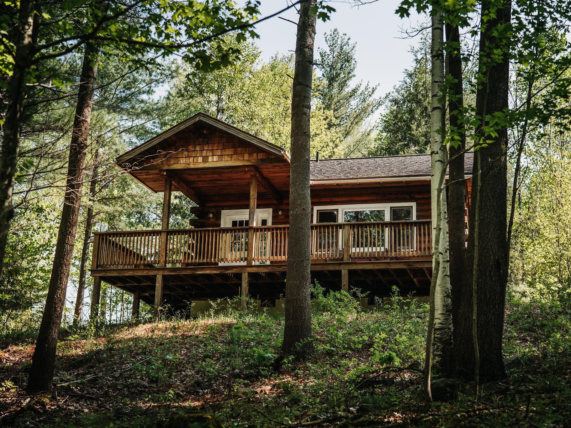 Honeymoon Cabin with Jacuzzi Tub