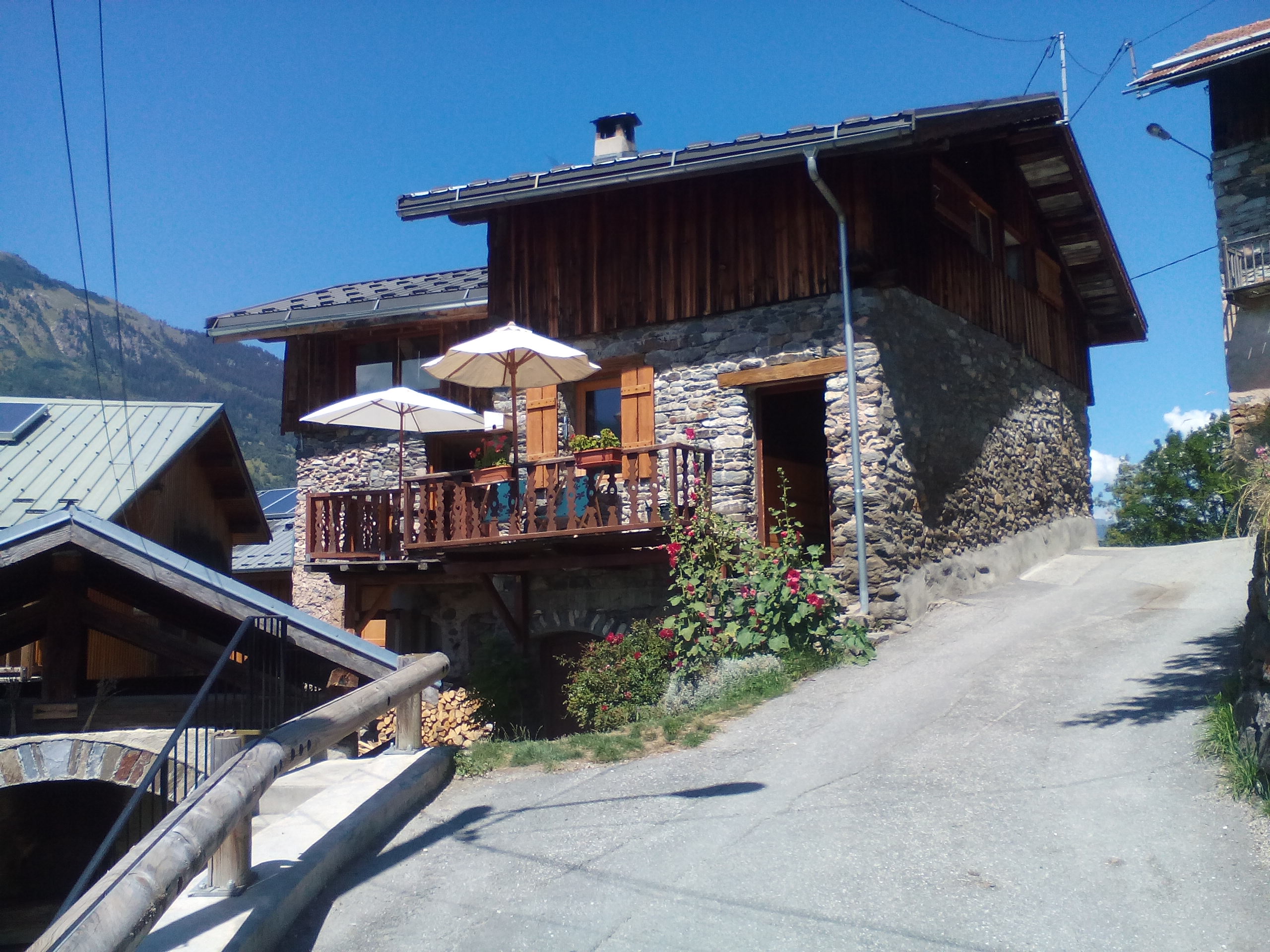 Authentic chalet, on the 3Vallées estate