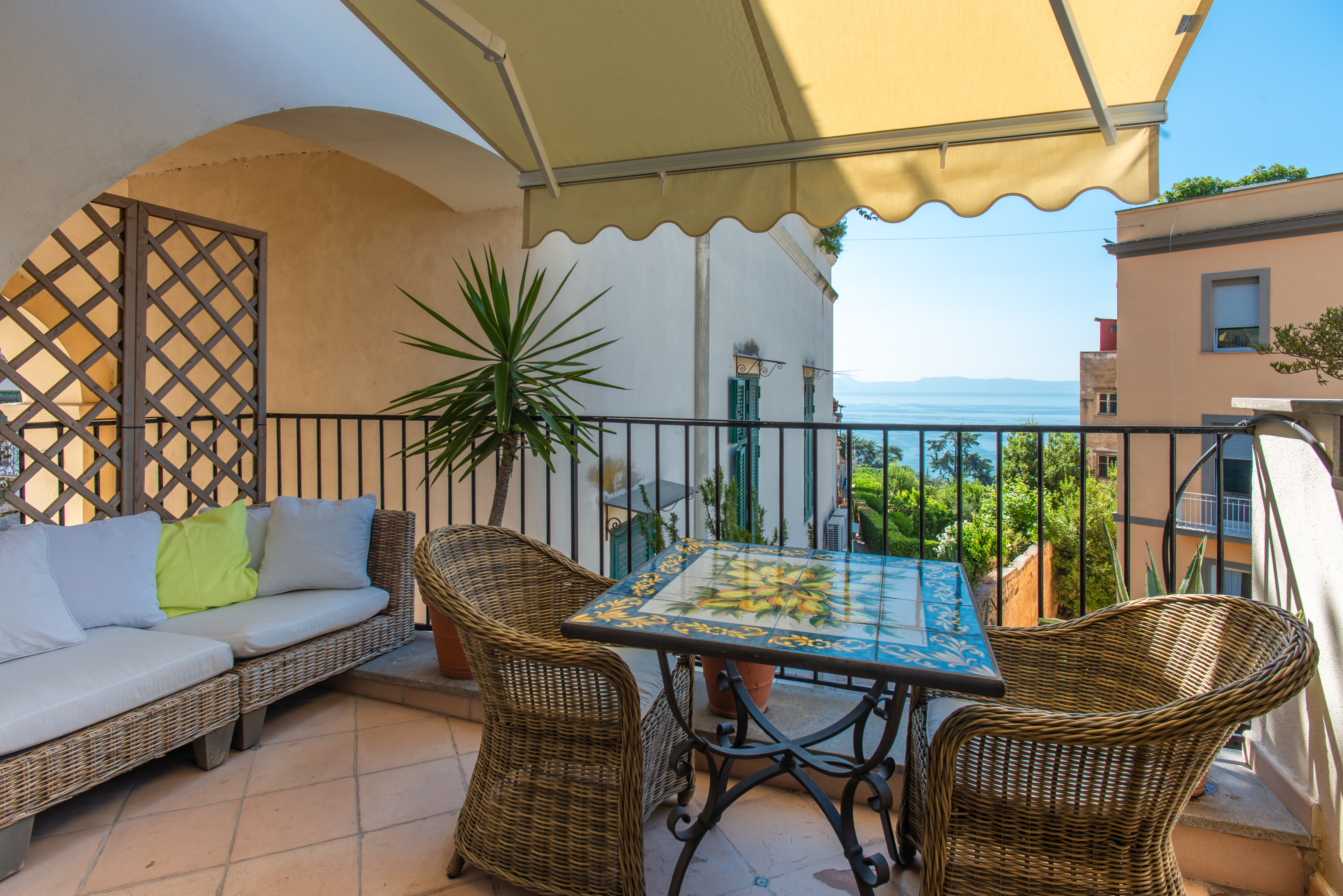 Casetta-Belvedere Dimora di charme con vista mare in Vomero, Naples