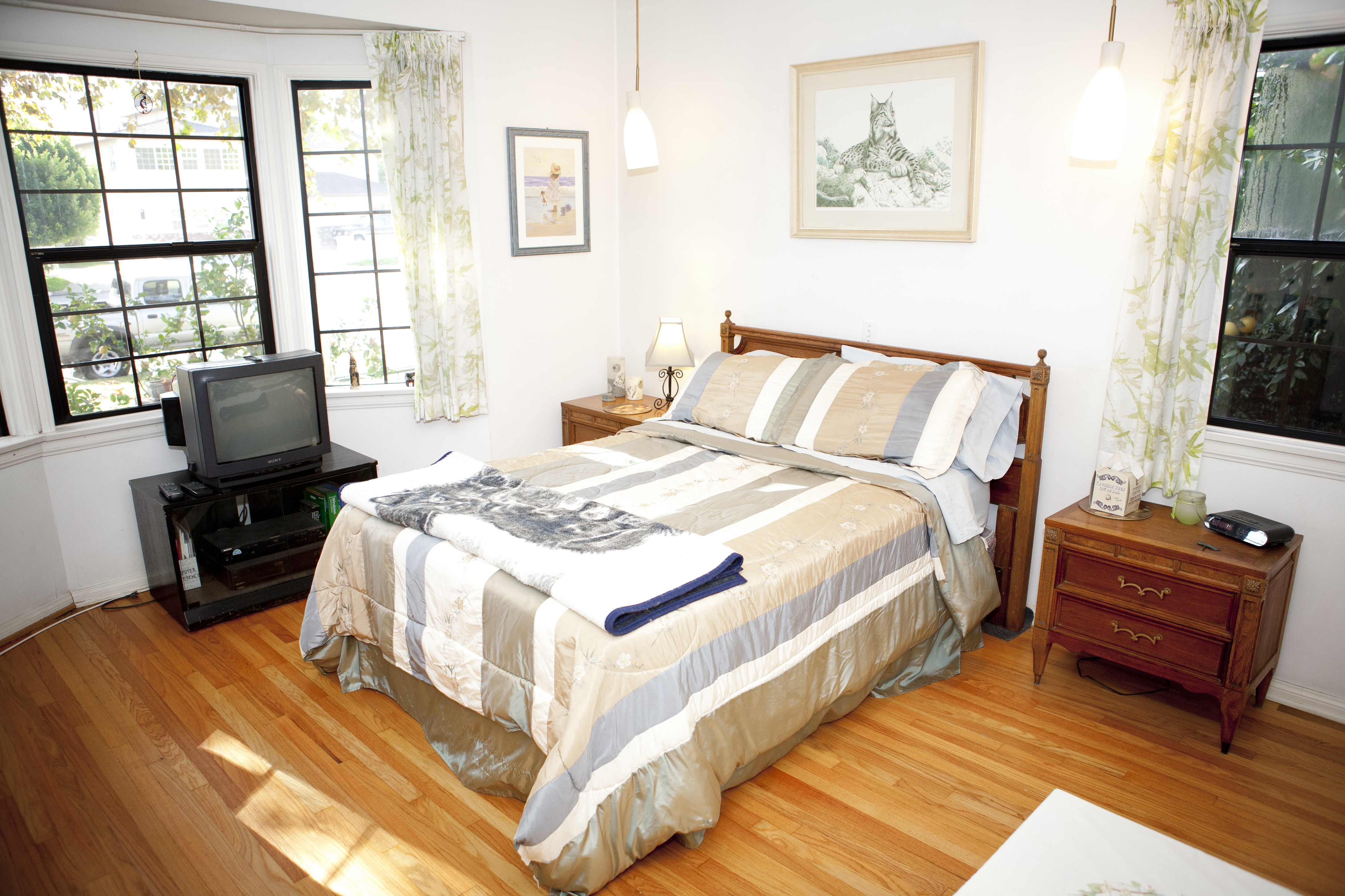 Master bedroom/bath - Nr Disney & Warner Studios in Burbank, Los Angeles