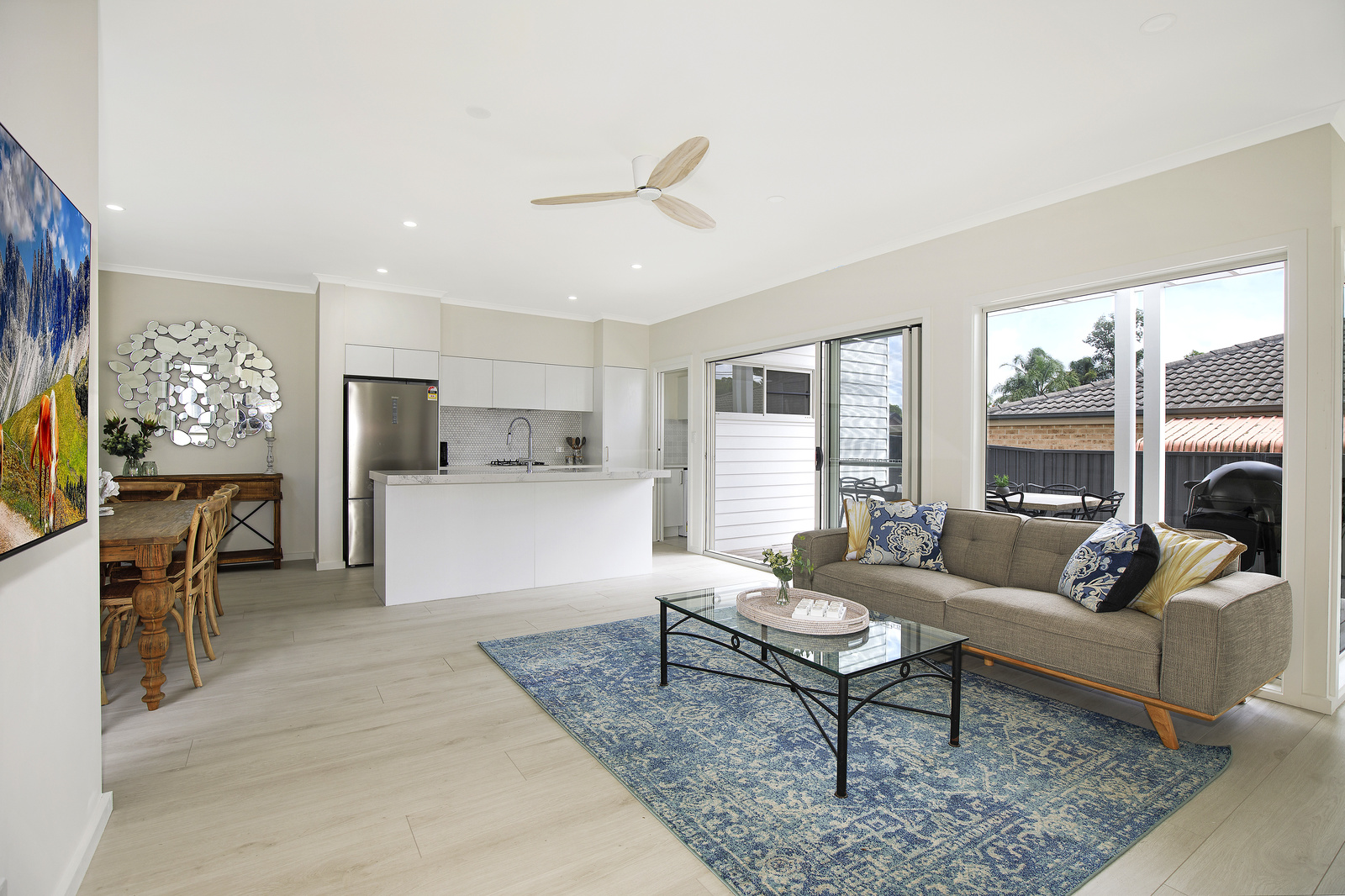 Bright & Breezy Ettalong  By Accom Holidays