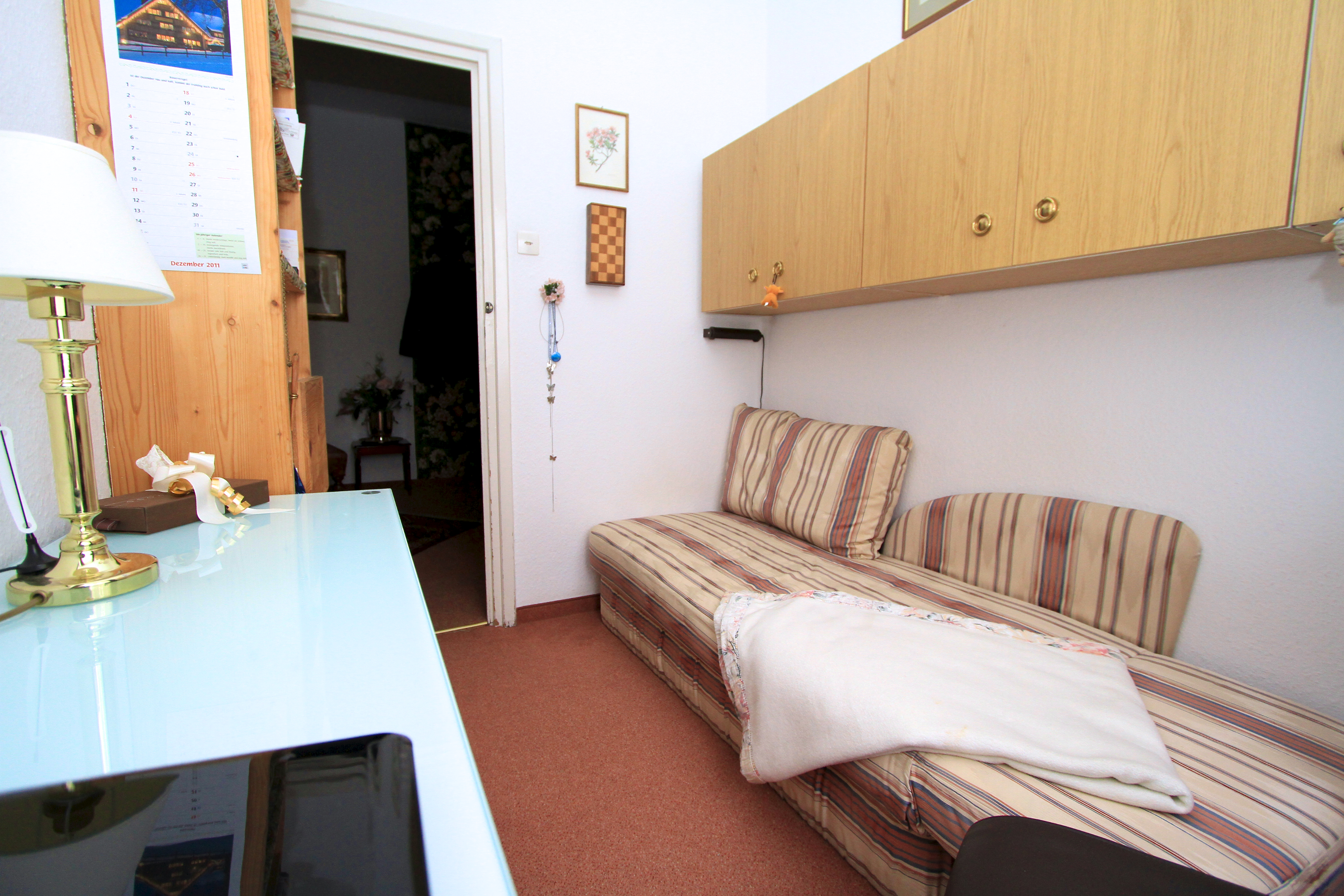 * Munich- Schwabing, very pretty mini room * in Maxvorstadt, Munich