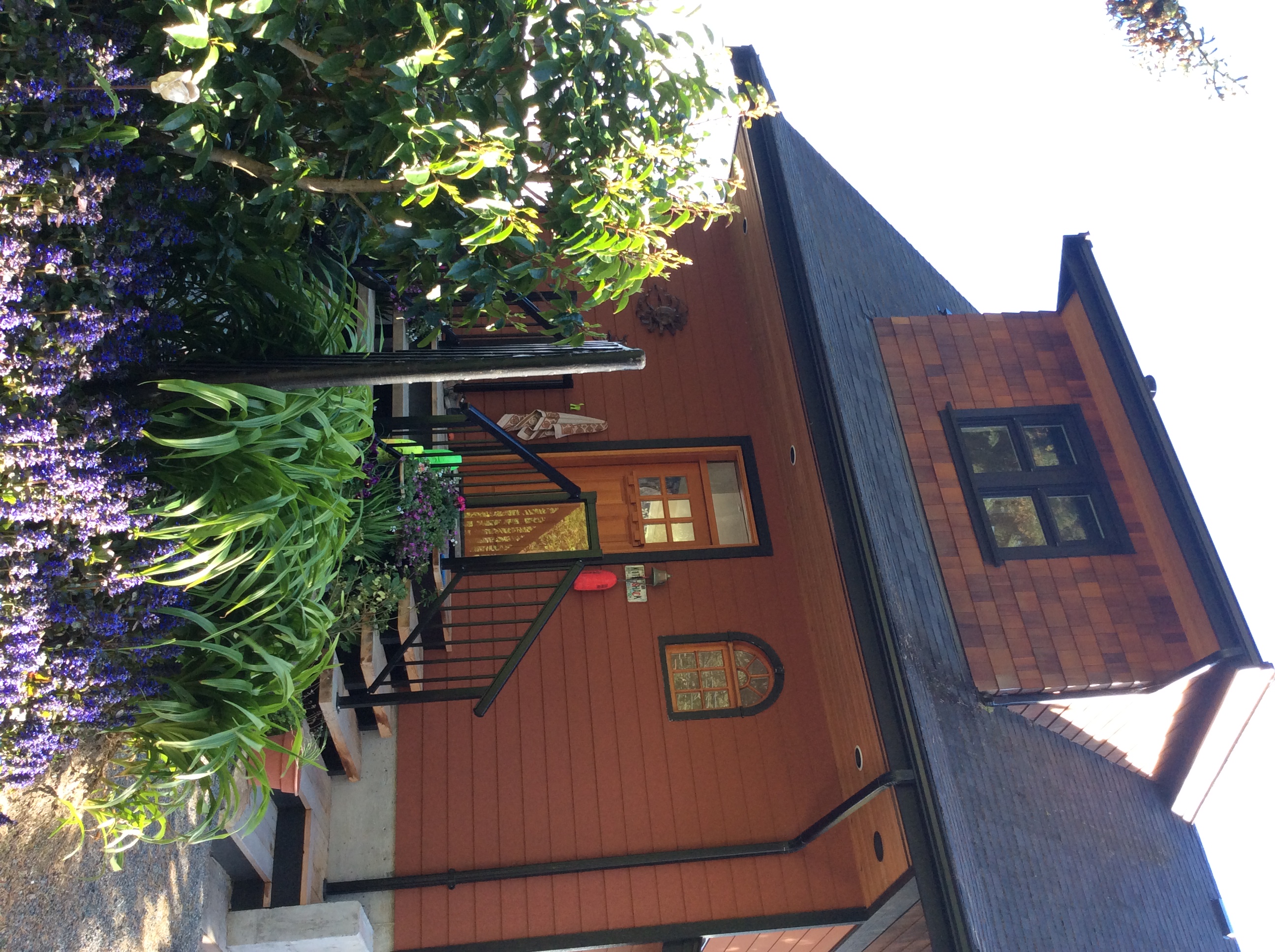 “the kiteshack” beachfront cabin Cabins for Rent in Sooke, British