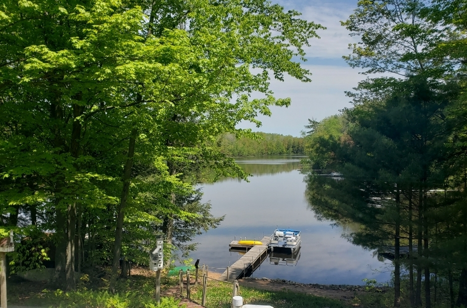 Lakefront Getaway Up North Guest suites for Rent in Suring, Wisconsin