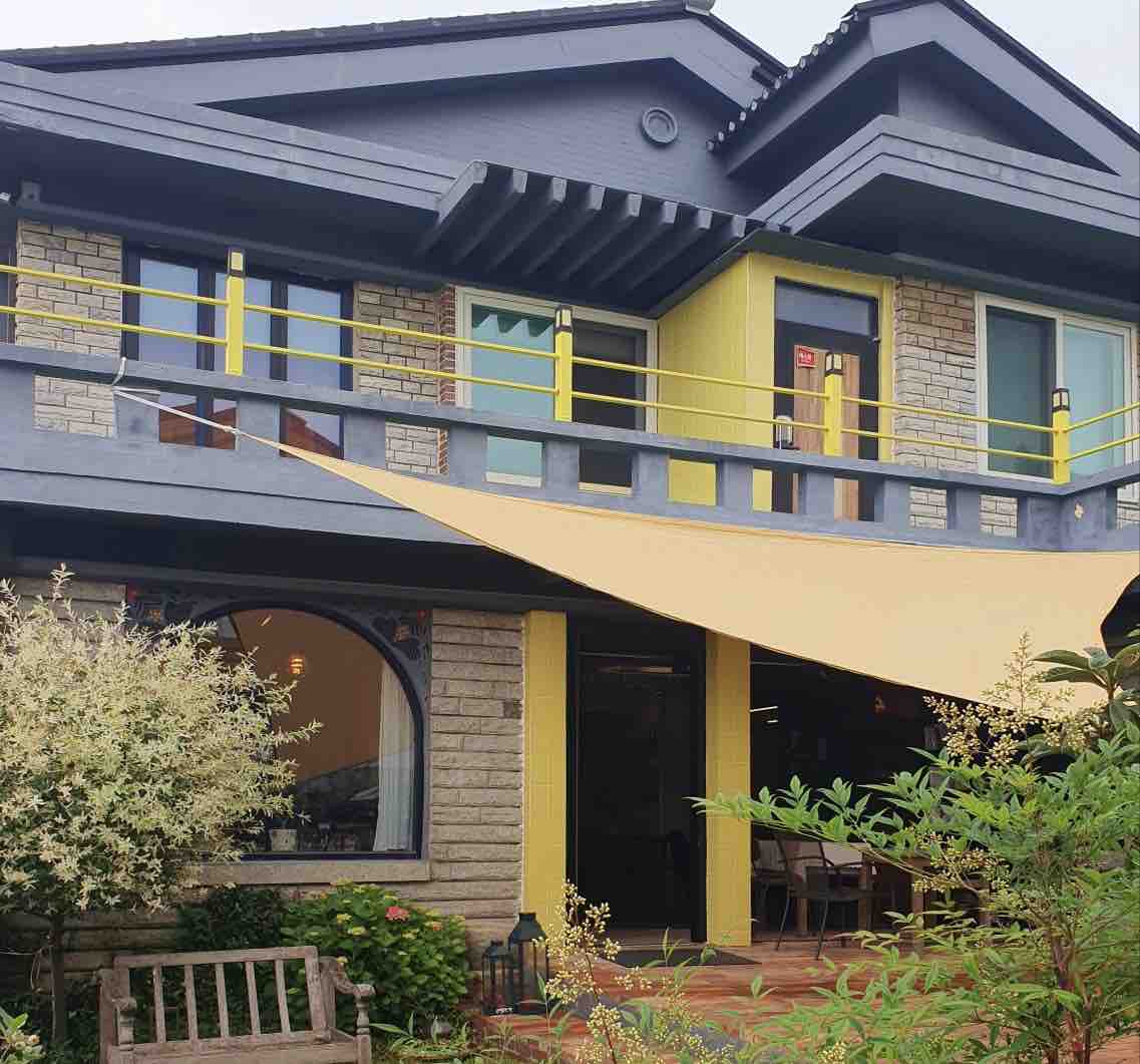Bookstore with garden 2nd floor private house • 1 o'clock check-out • Healing with books