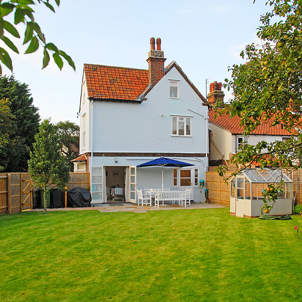 Stylish holiday home in great location. Houses for Rent in Cromer