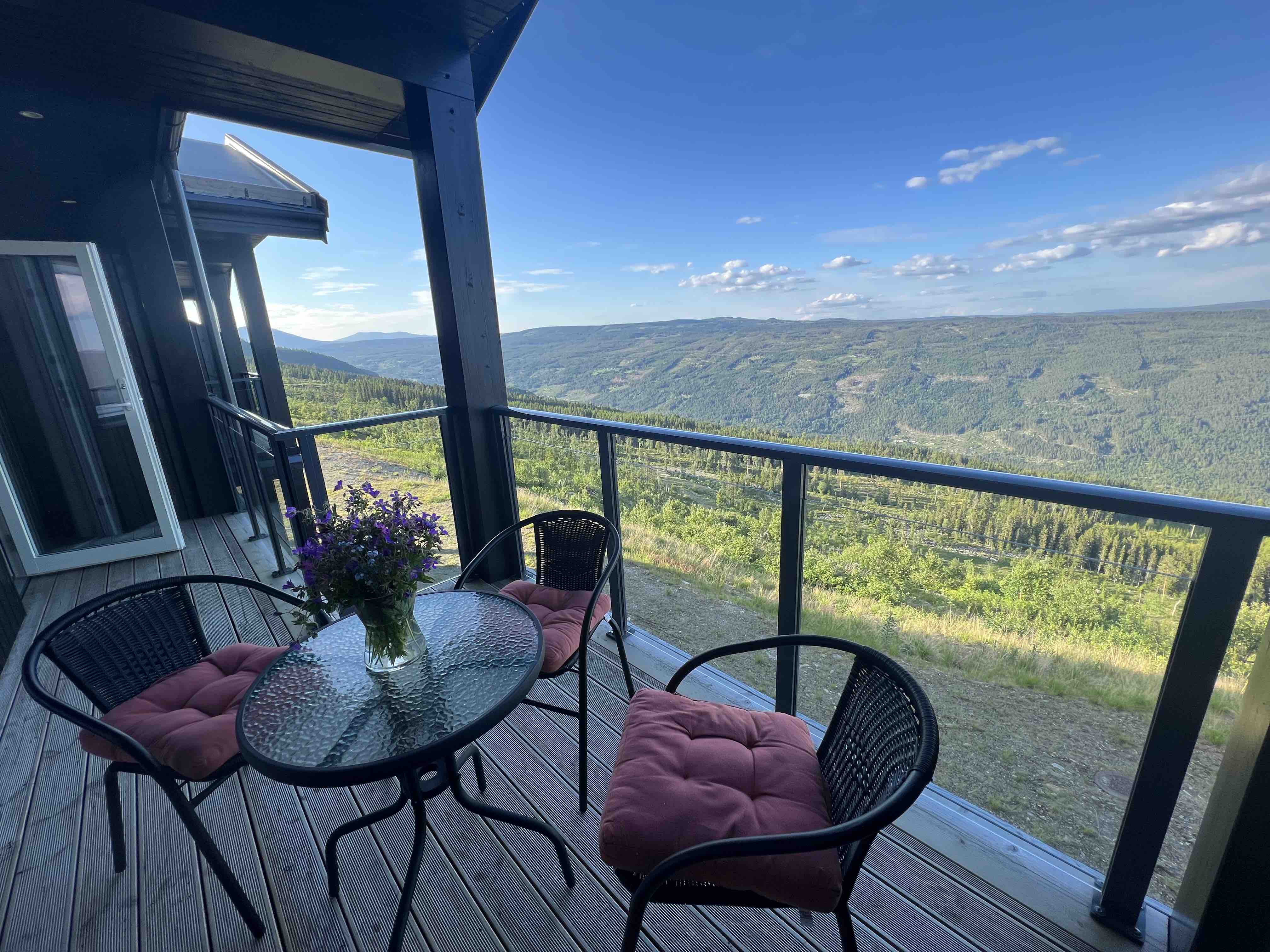 Apartment with lovely views and hiking opportunities