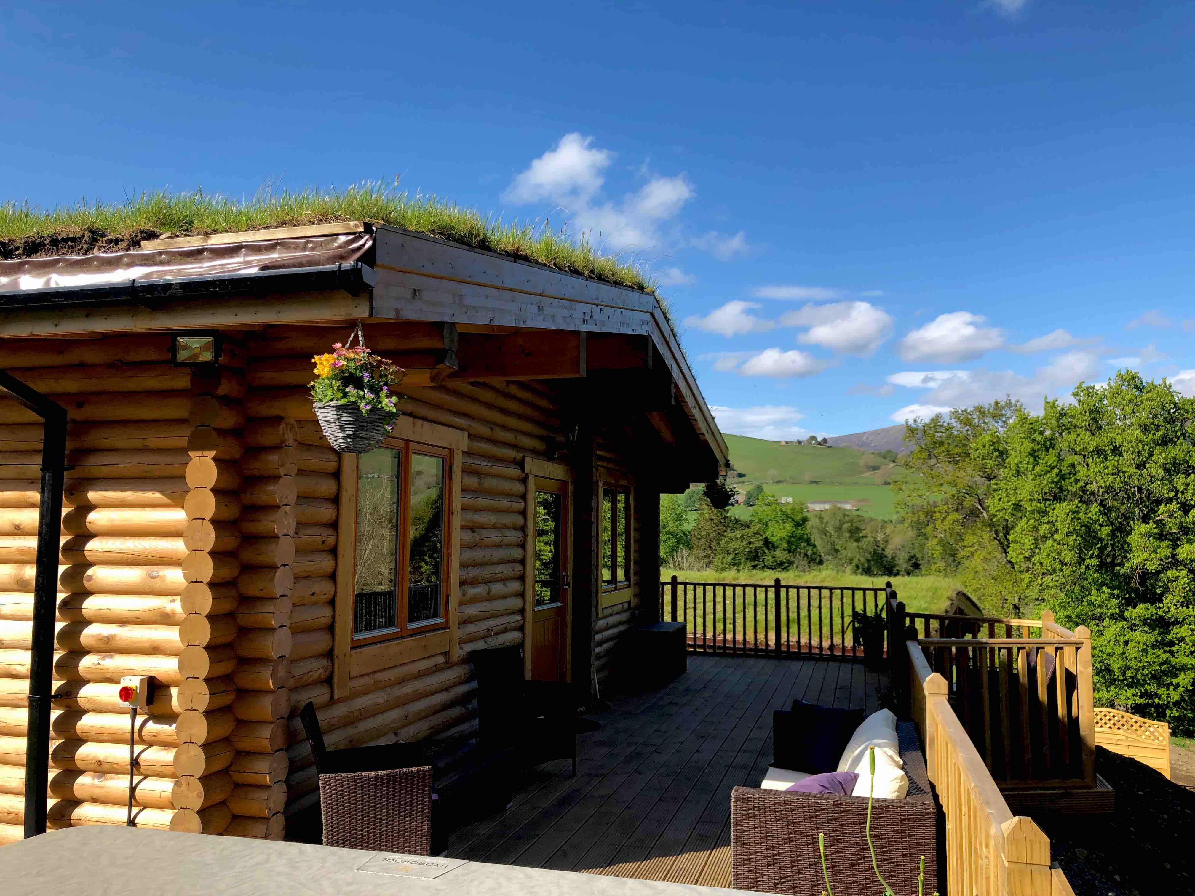 River Garry Lodges With Hot Tubs The Stable Cabins For Rent In Killiecrankie Scotland United Kingdom