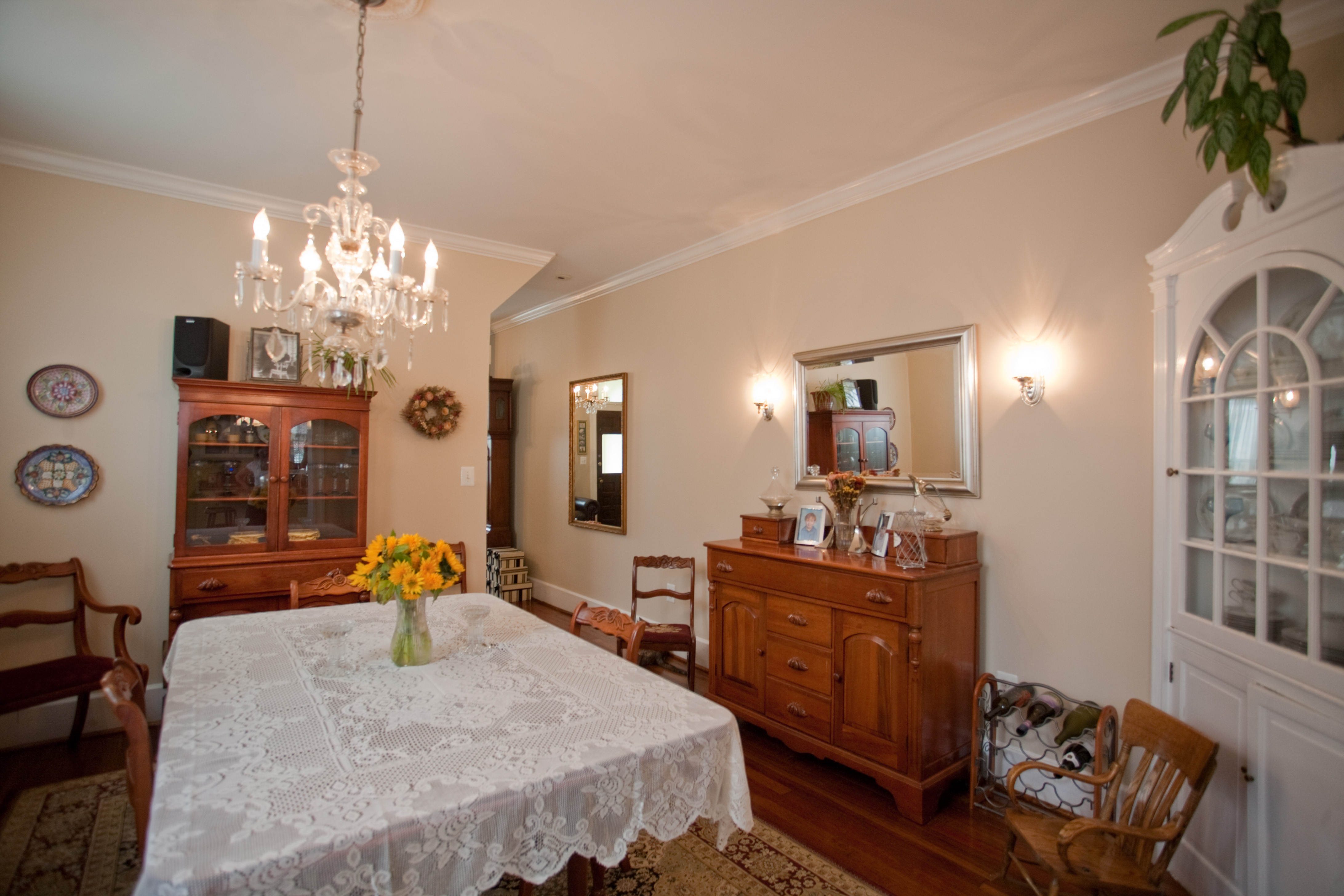 Entire Home "Shabby Chic" Row House Townhouses for Rent in Baltimore