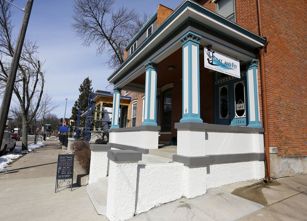 Historic oasis next to spa in downtown Dubuque Apartments for Rent in