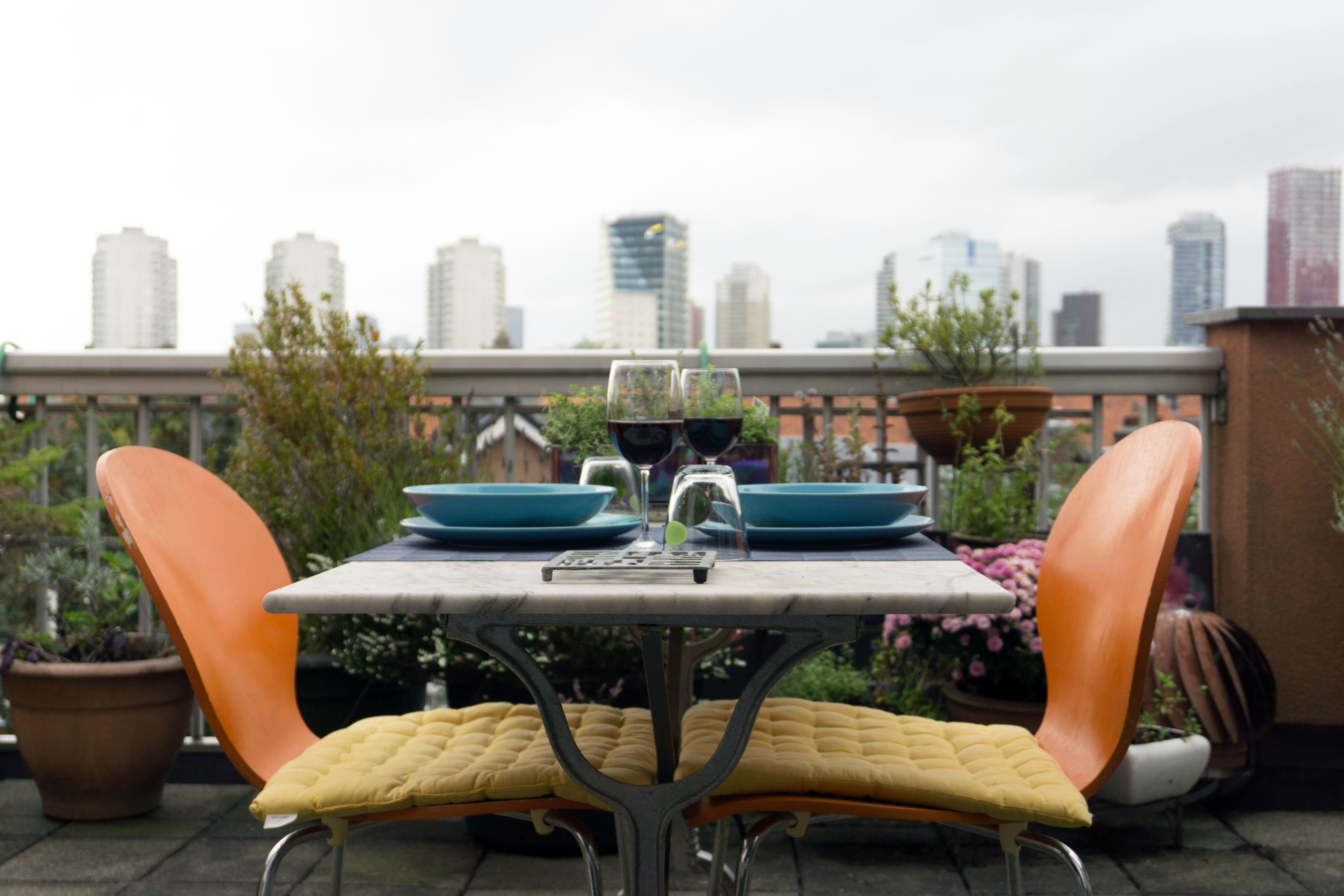Room and roof terrace with a stunning skyline-view — Rotterdam stay