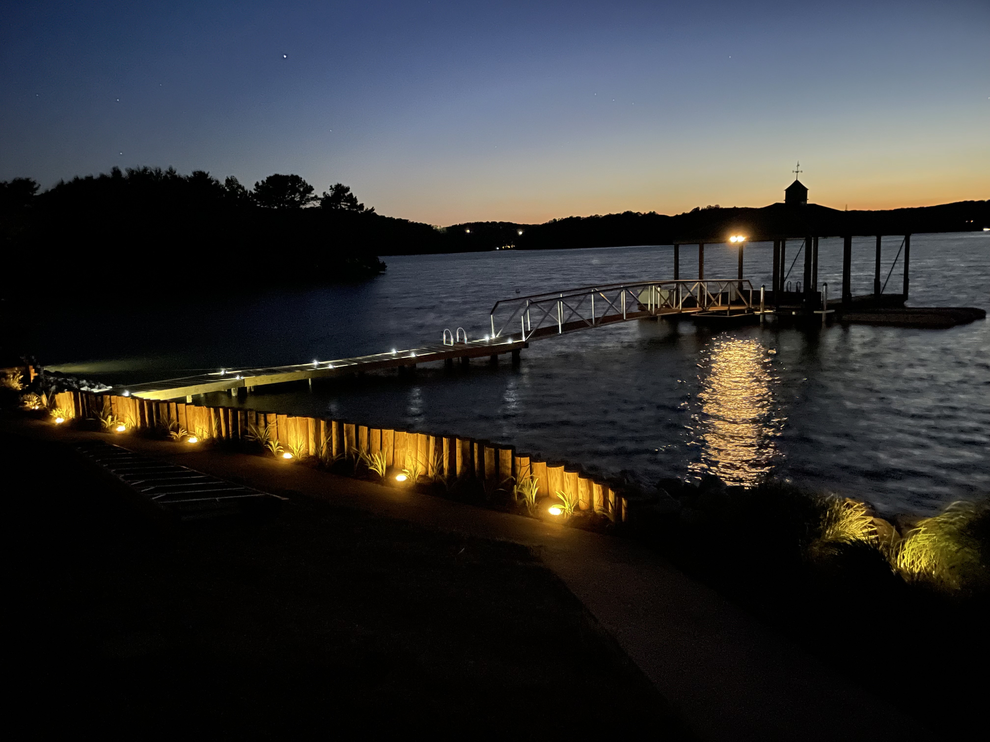 Lake Keowee Waterfront Cottage Near Clemson Univ. Cottages for Rent