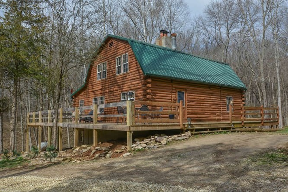Log Home on 17 acres Cabins for Rent in Bloomington, Indiana, United