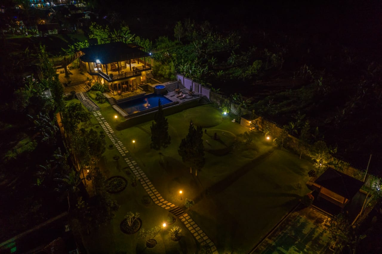 Land of Tranquil Light - Villas for Rent in Megamendung, Jawa Barat,  Indonesia - Airbnb