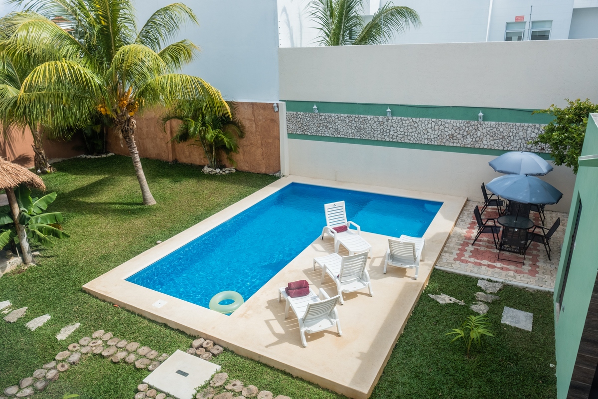 Tortuga Gardens: Homey One Bedroom Apt w/ 2 Bikes