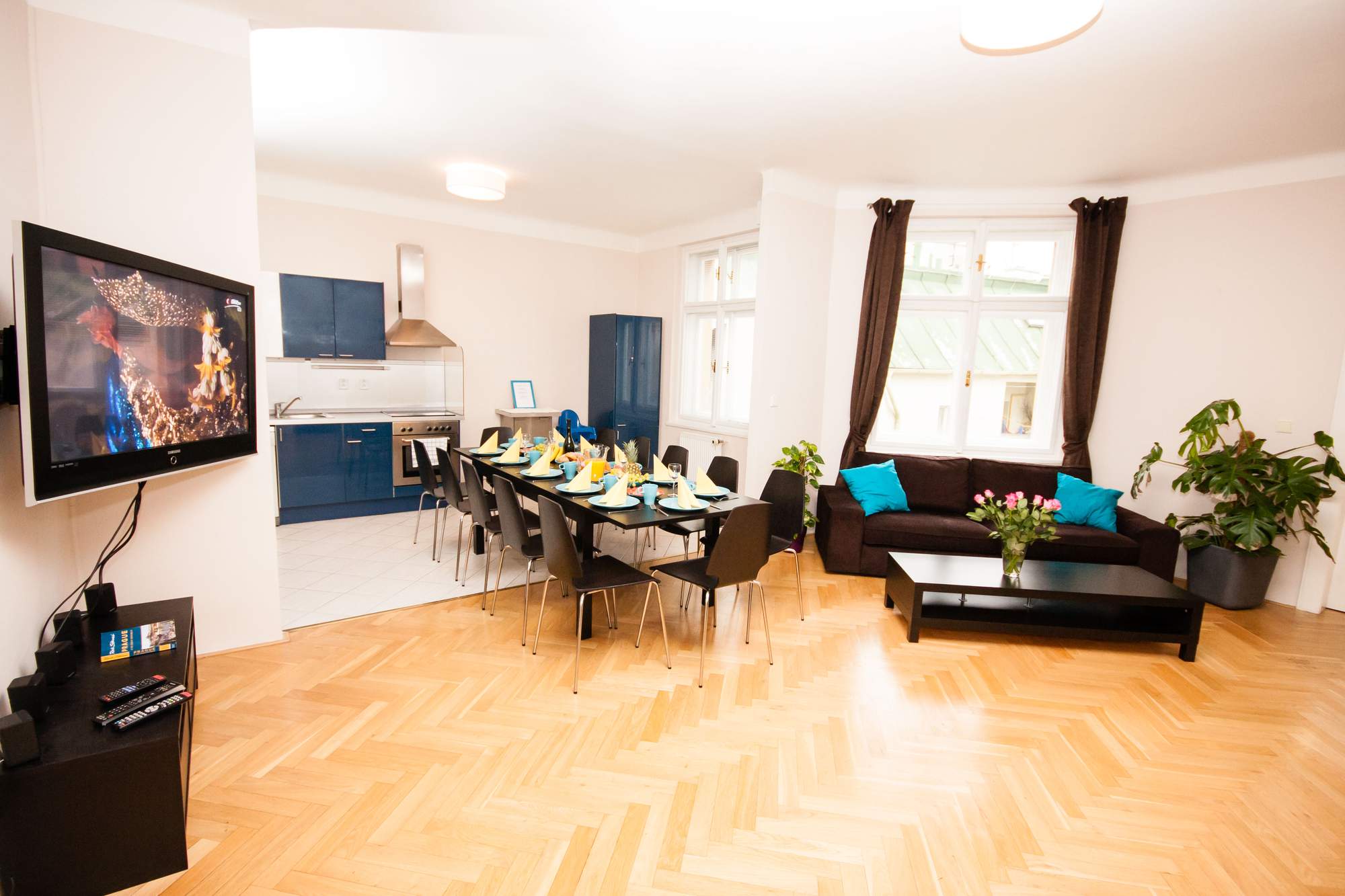 Louvre Loft 4-Bedrooms, 2-Bathrooms (Old Town)