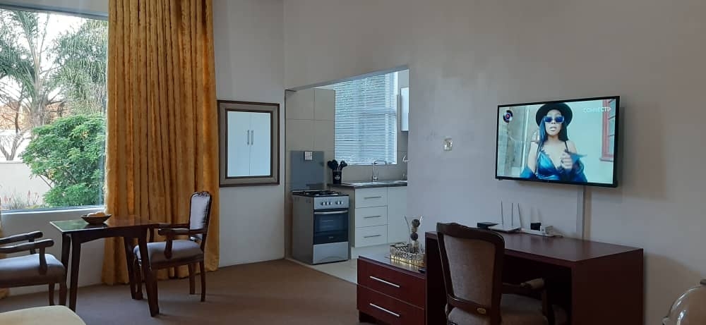 Ryan's Guest House,
Executive suite in Glenlorne