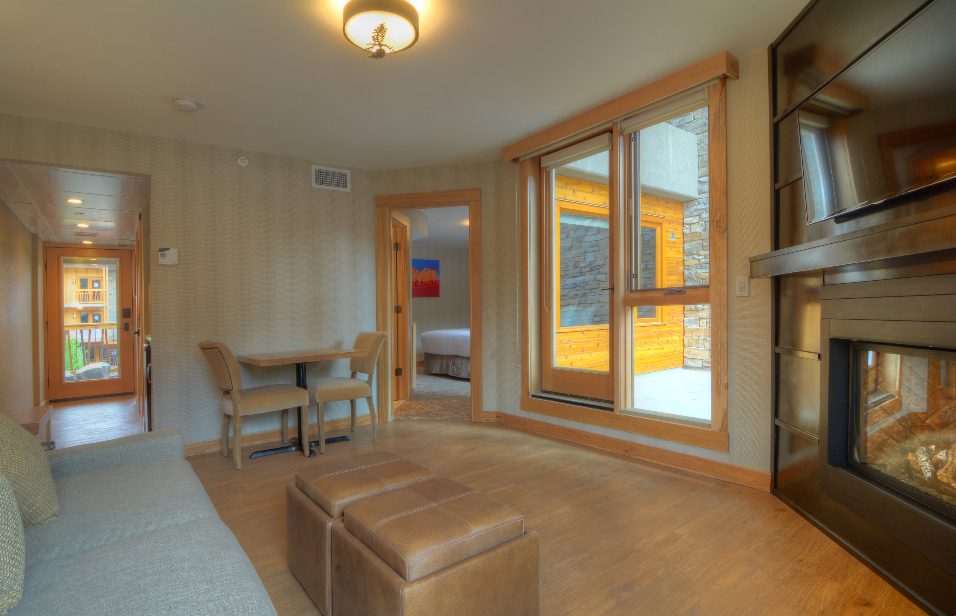 Central Banff Rockies Suite | Rooftop Hot Pools!