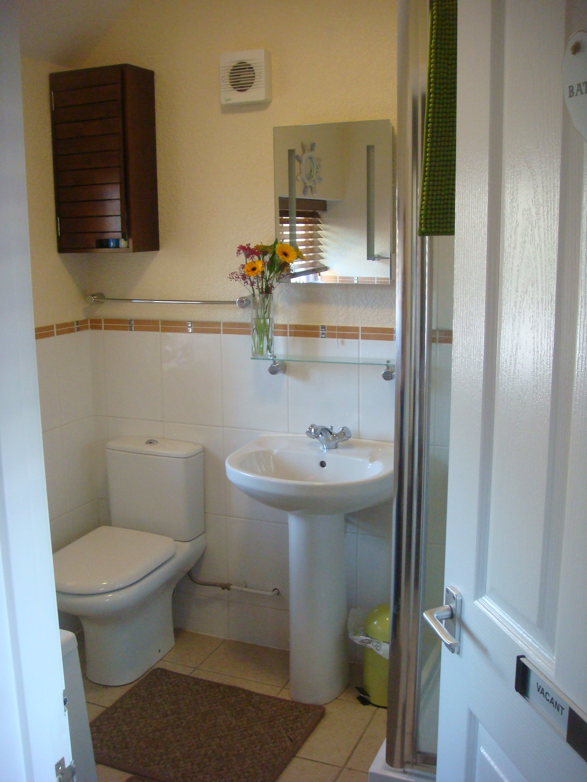 Lock Cottage on Diglis Island Worcester WR53BS Houses for Rent in Worcester, England, United