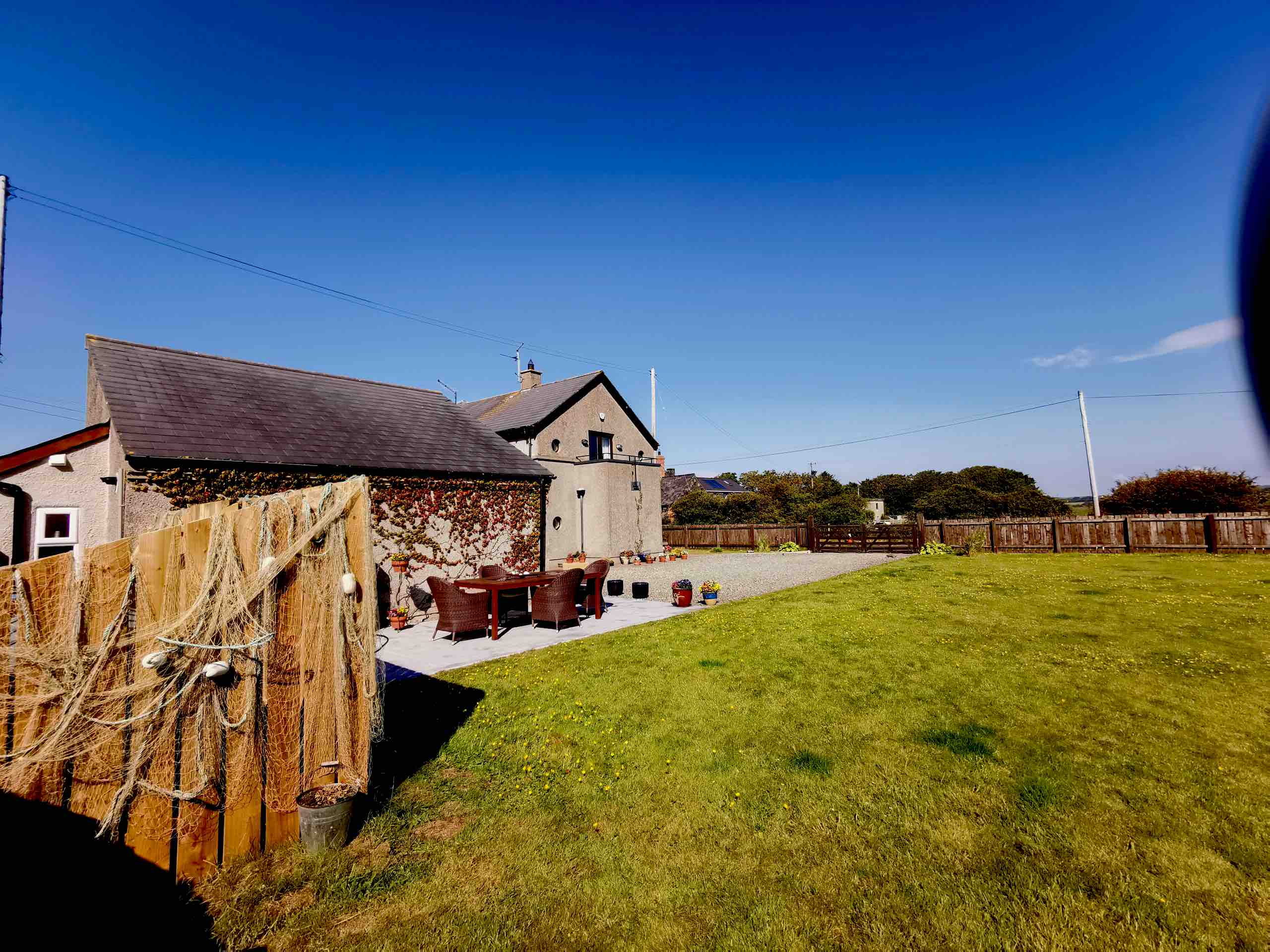 Barmouth Beach House NITB Reg Shelter in Nature Tiny houses for Rent