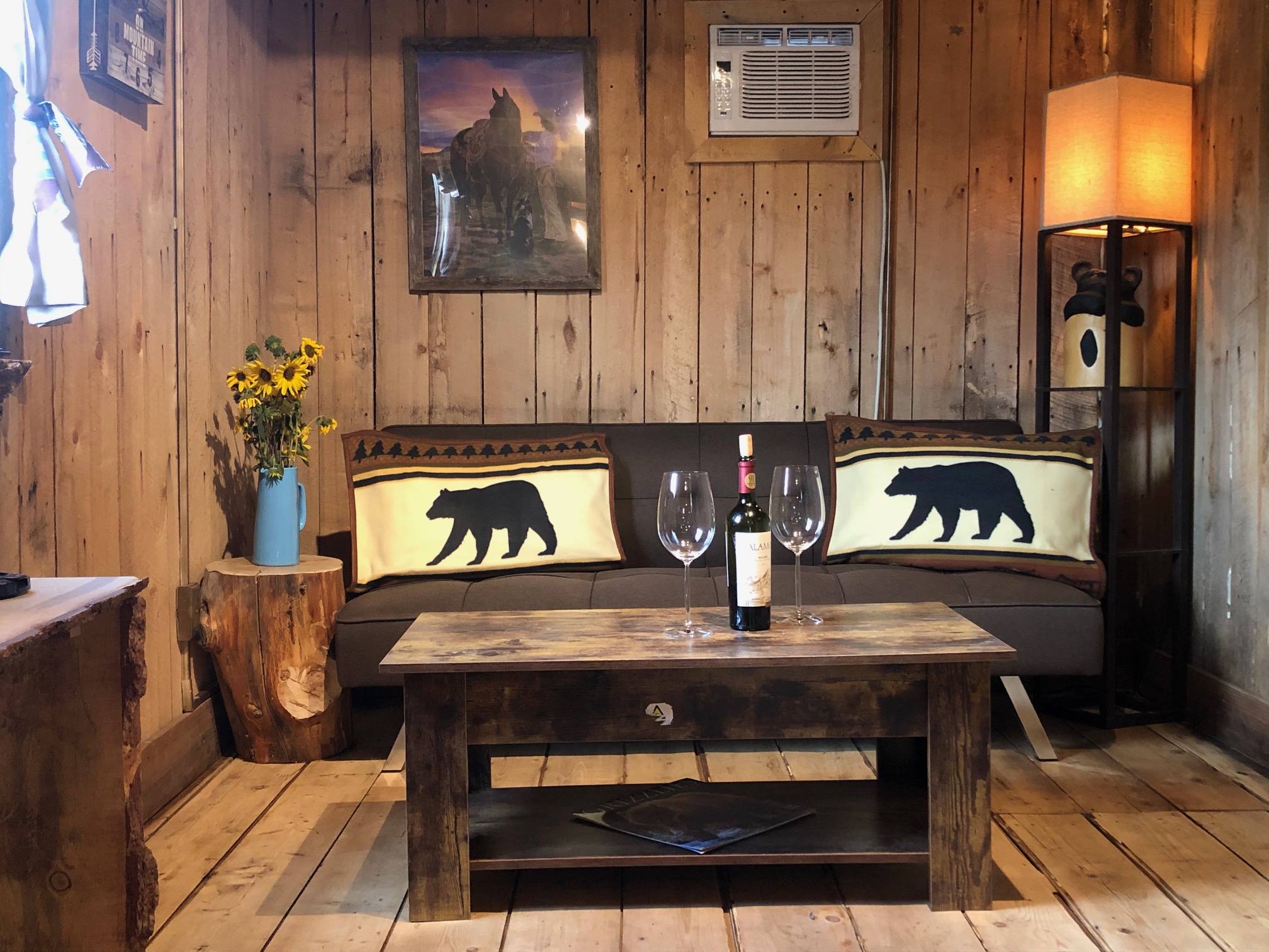 Bear Cave Lodge on Double G Ranch & Guest Lodge
