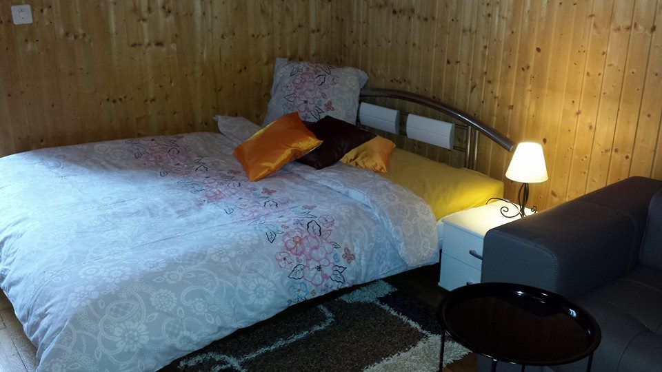 A6C2 Large centered room