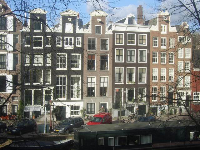 CANAL APTM. WITH GARDEN IN CENTRE โ Amsterdam stay