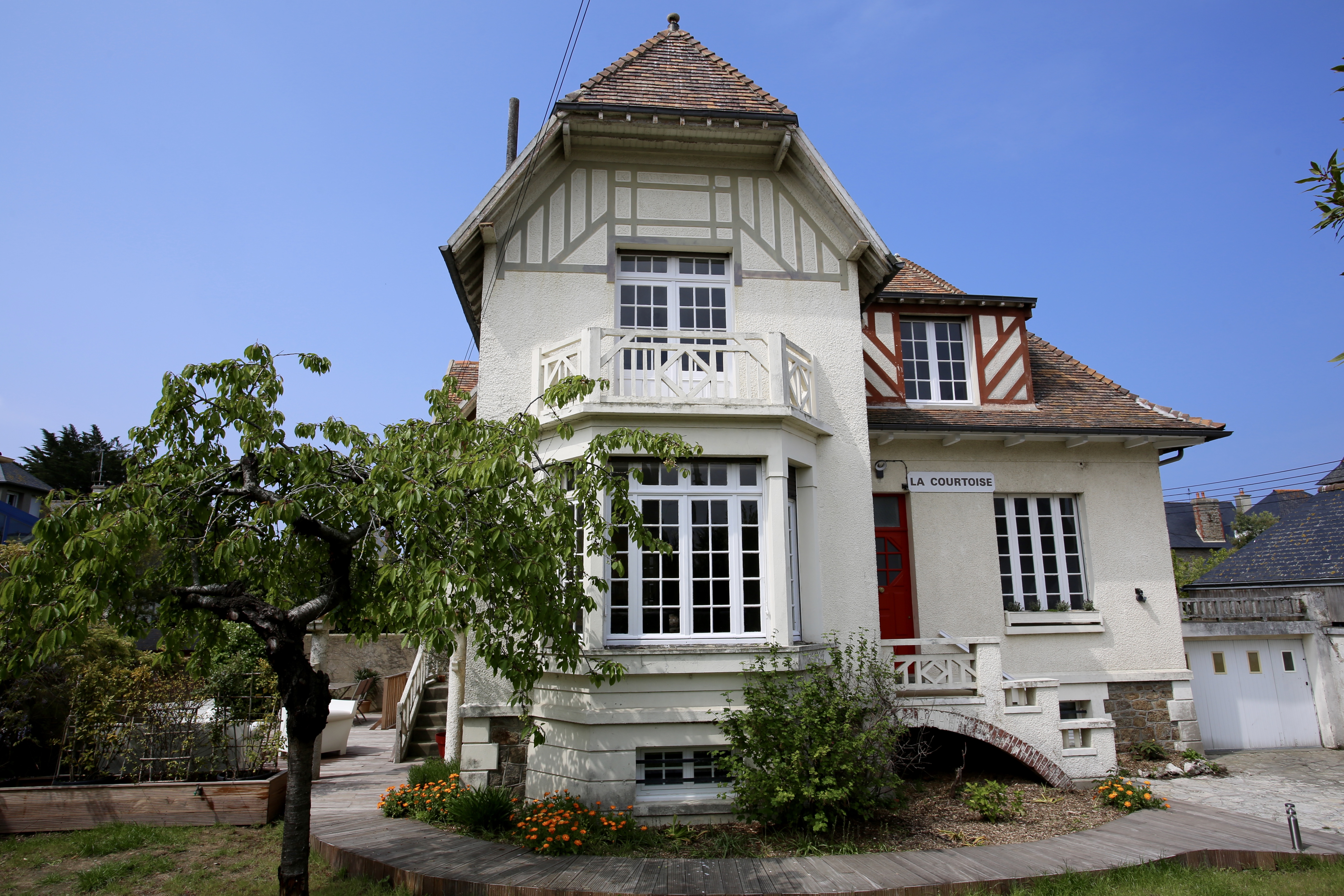 Charming villa 300m from the beach and thermal baths
