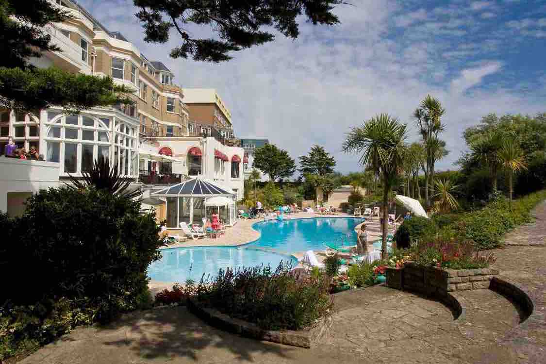 Bournemouth Beachfront Serviced apartment Condominiums for Rent in