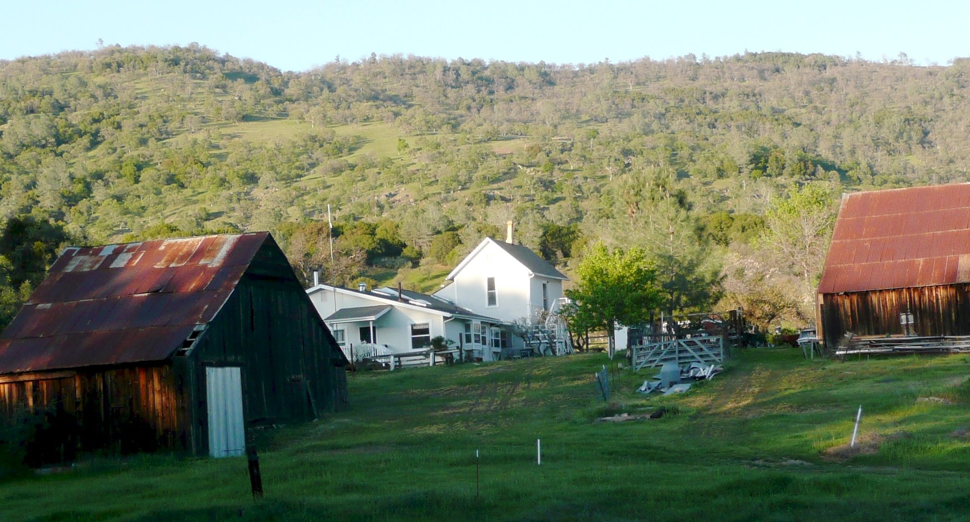 Mariposa Farmhouse (upstairs) Bed and breakfasts for Rent in Mariposa