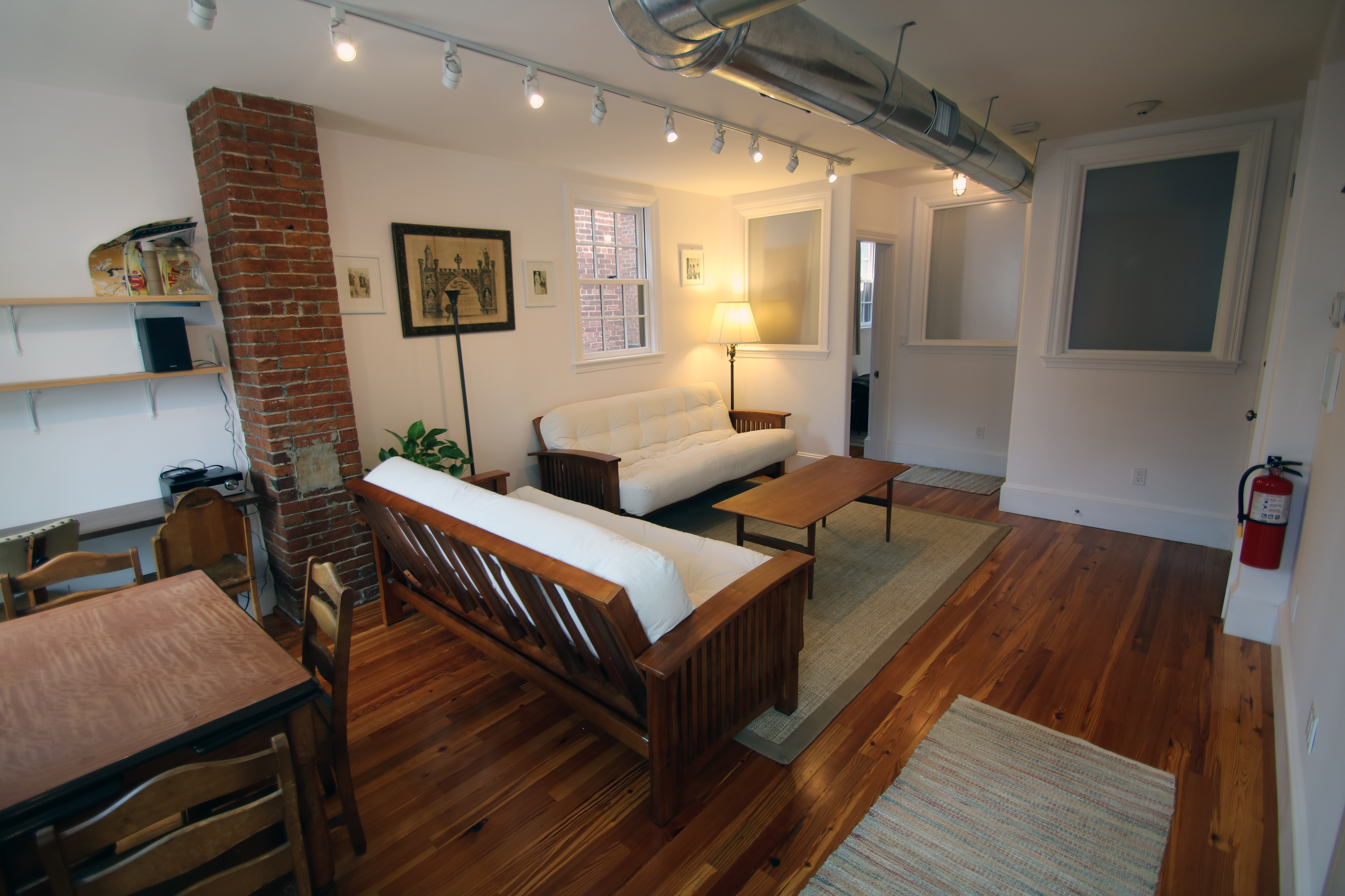 Newly-Renovated, Stunning Cambridge 1BR in Wellington-Harrington, Cambridge