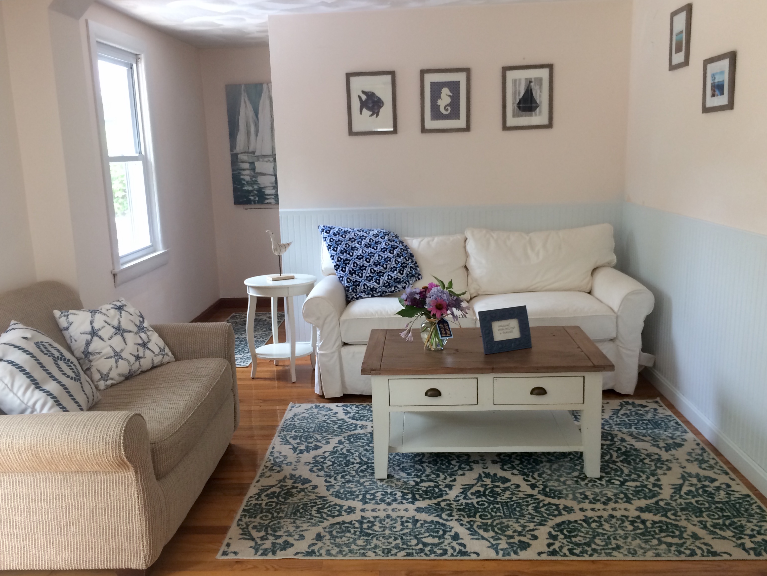Sunny 3 Bedroom, Walk to the Beach!