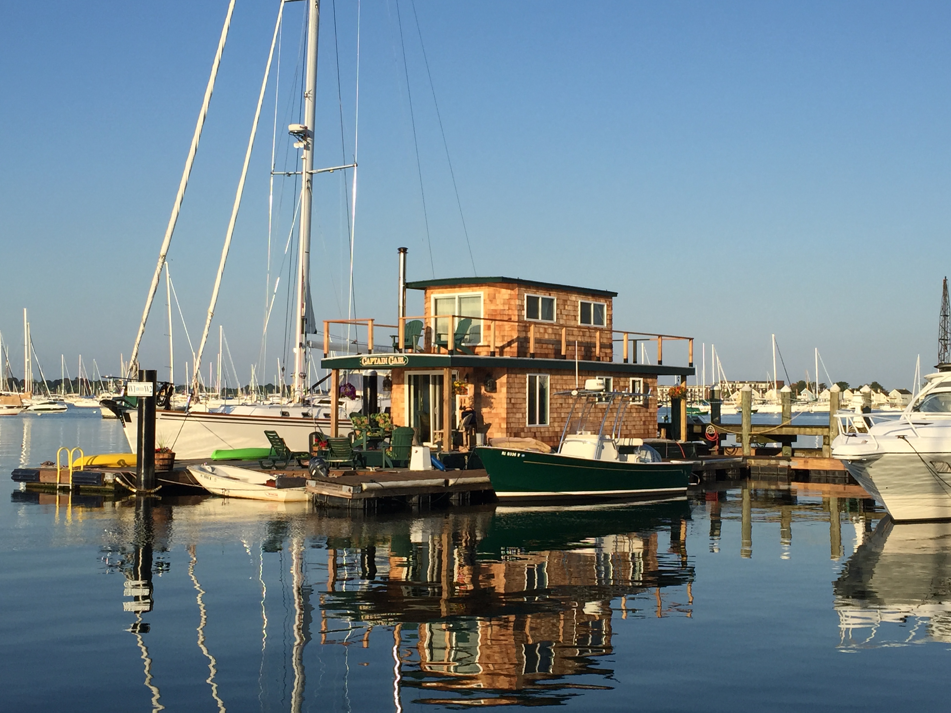 Casey's Houseboat "Capt. Carl" Houseboats for Rent in Newport